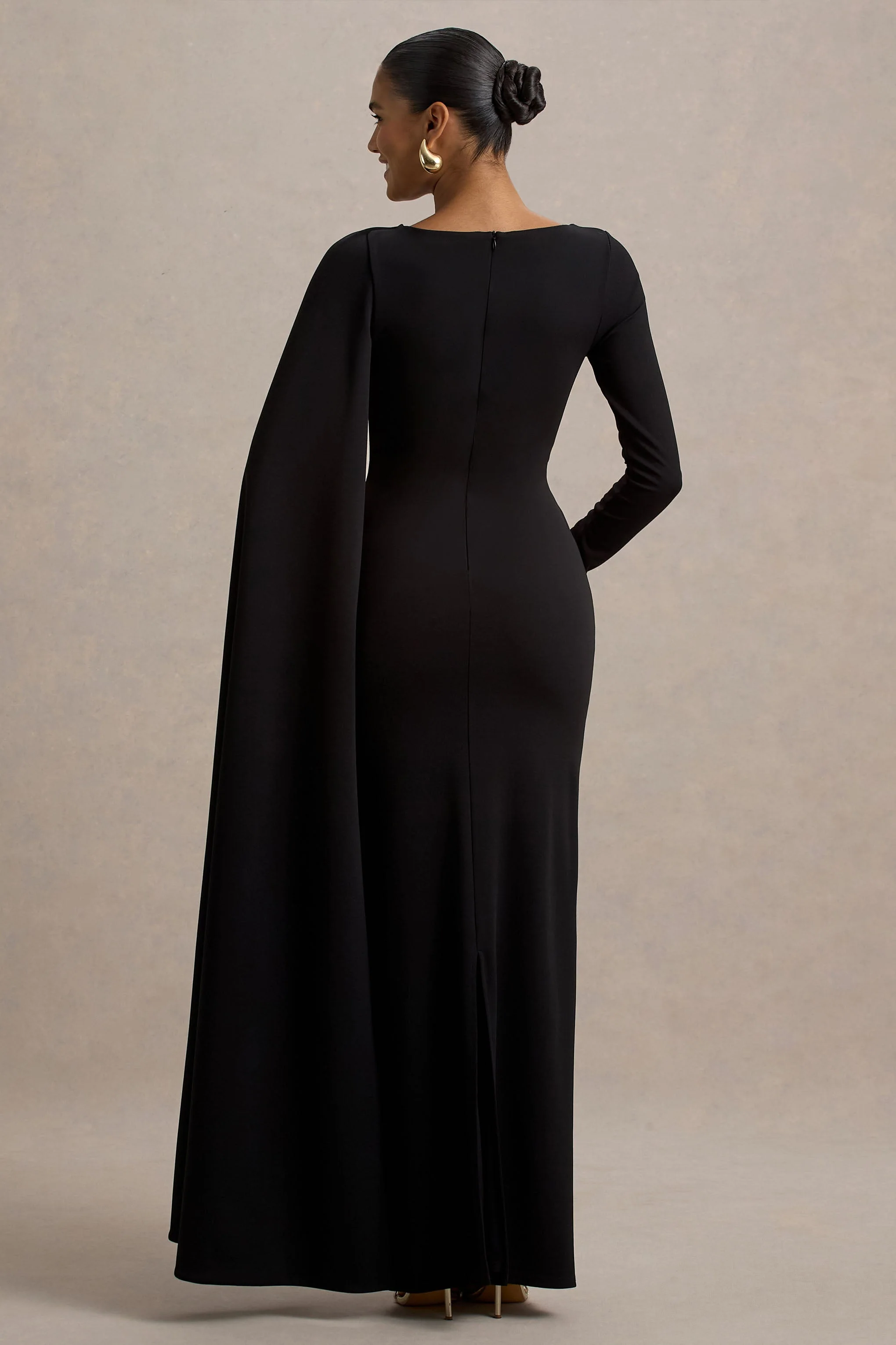 Frances | Zwarte Hoge Hals Maxi Jurk Met Cape Detail - Image 2