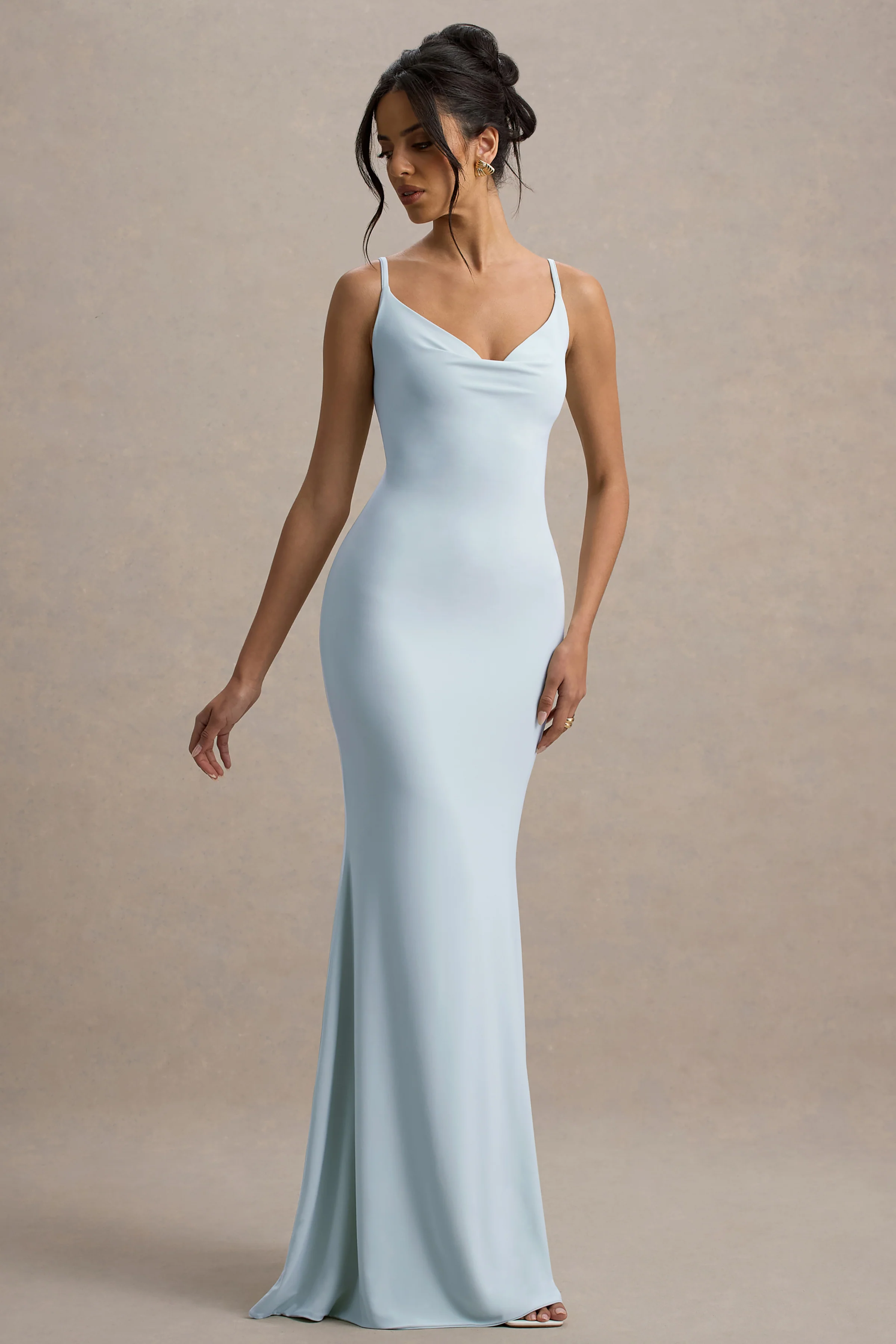 Francoise | Lichtblauwe Draperende Hals Maxi Jurk Met Open Rug En Kanten Inzetstuk - Image 4