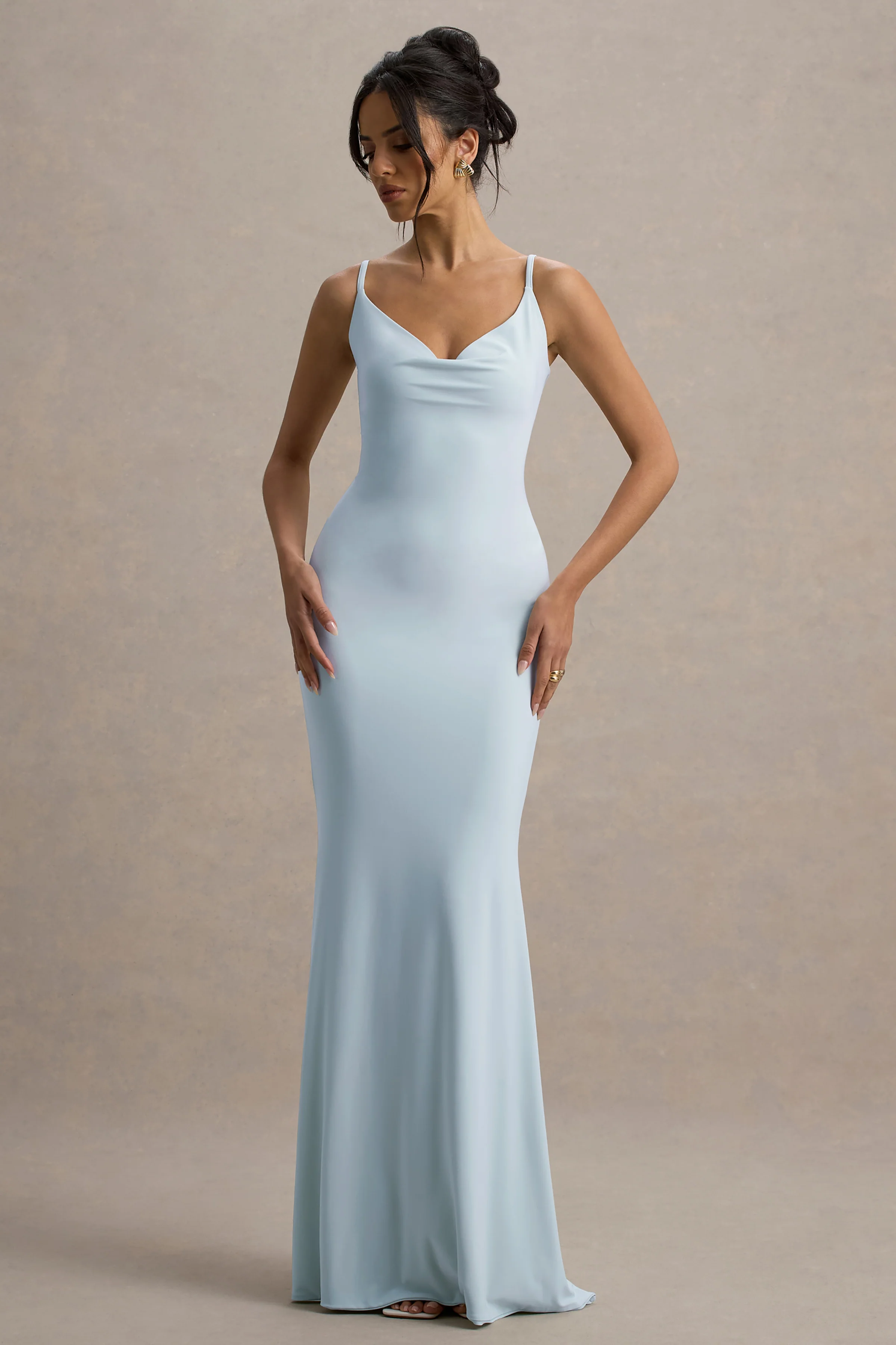 Francoise | Lichtblauwe Draperende Hals Maxi Jurk Met Open Rug En Kanten Inzetstuk - Image 6