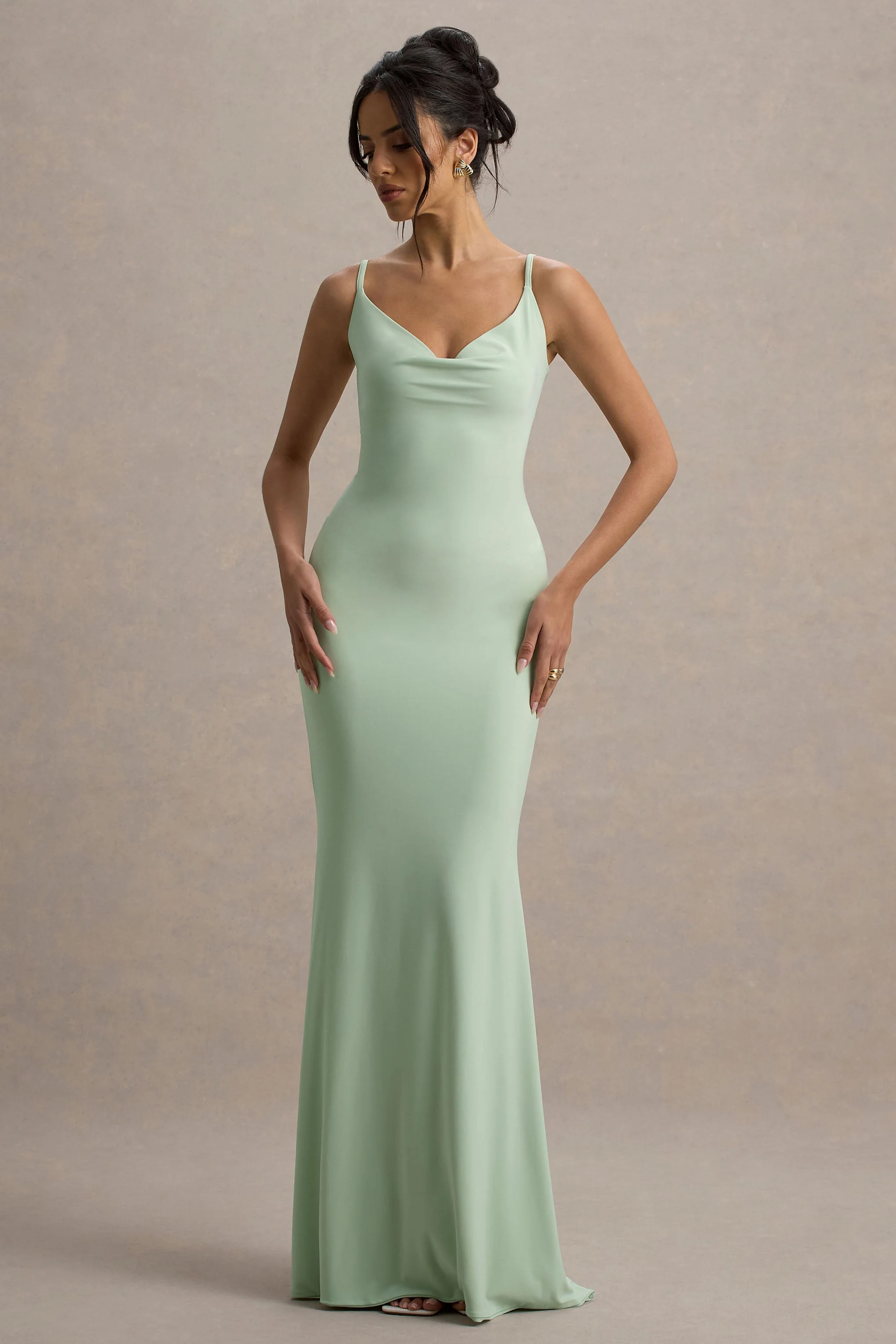 Francoise | Lichtgroene Rugloze Maxi Jurk Met Gedrappeerde Hals En Kanten Inzetstuk - Image 6