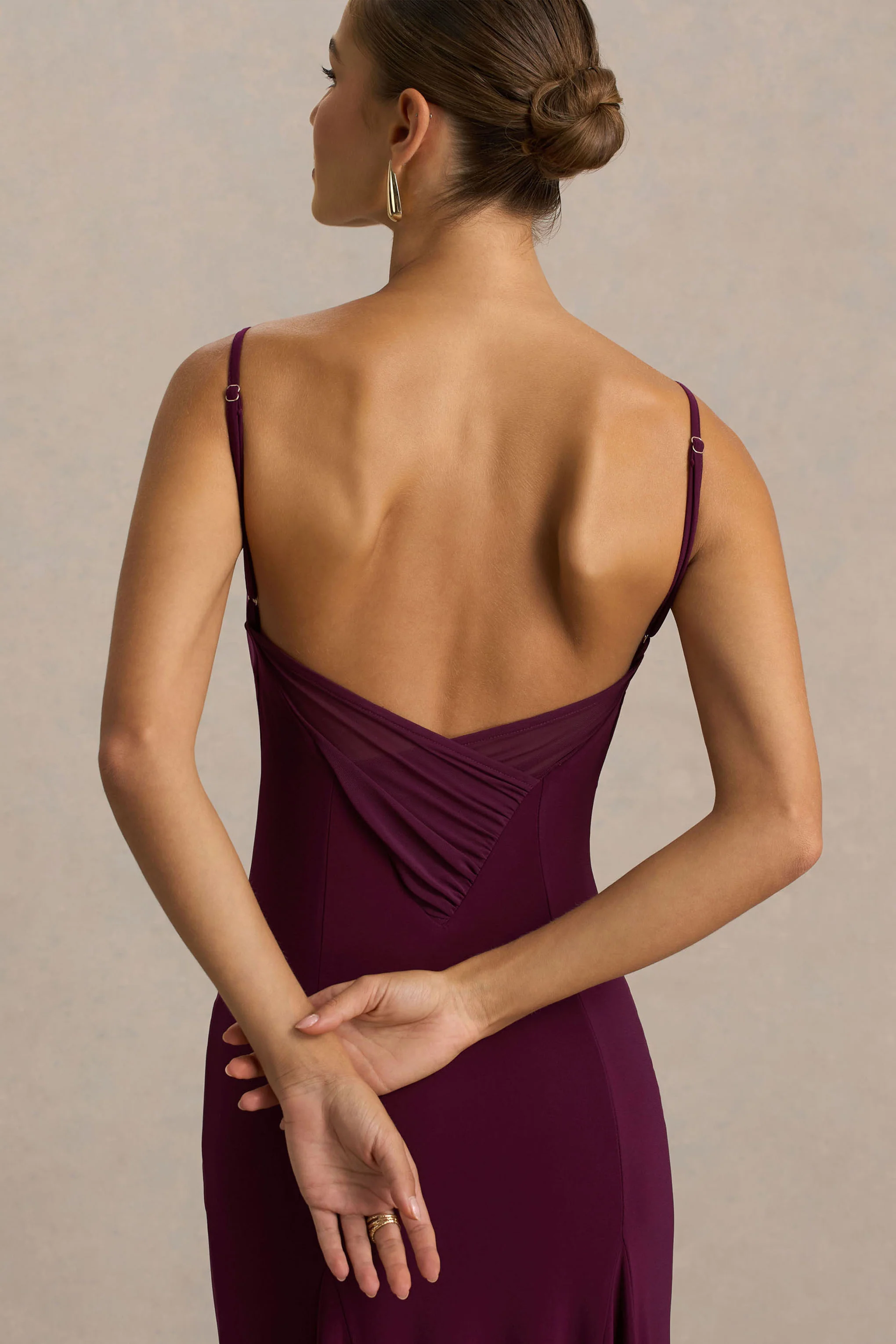 Gabbie | Bordeaux Draperend Hals Maxi Jurk Met Mesh Rug Detail - Image 4