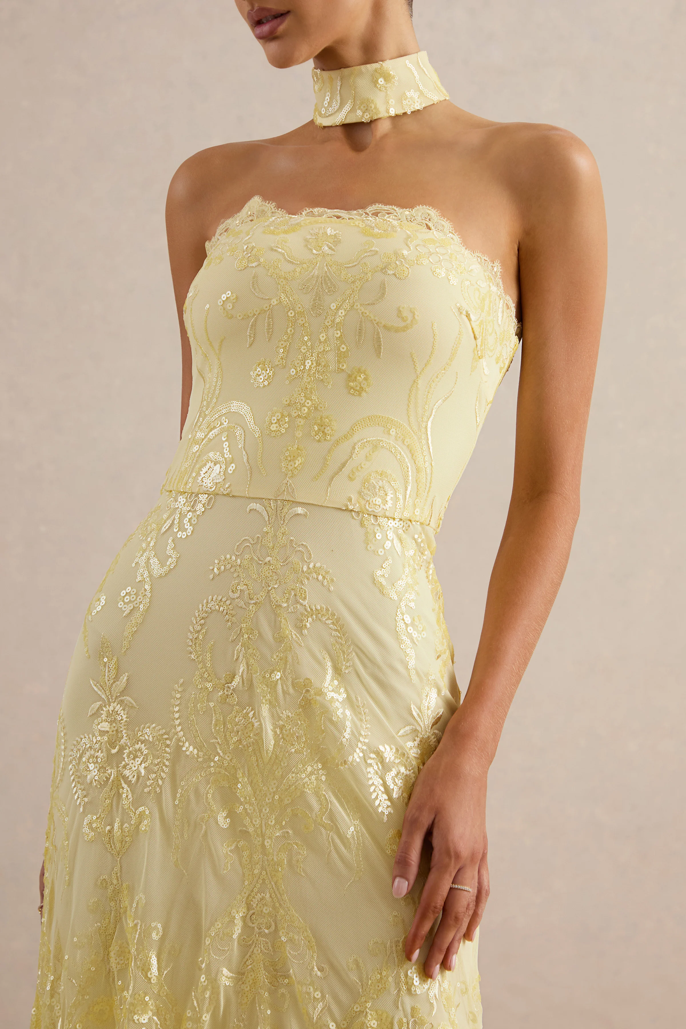 Galathea | Gele Kanten Bandeau Hals Midi Jurk - Image 4