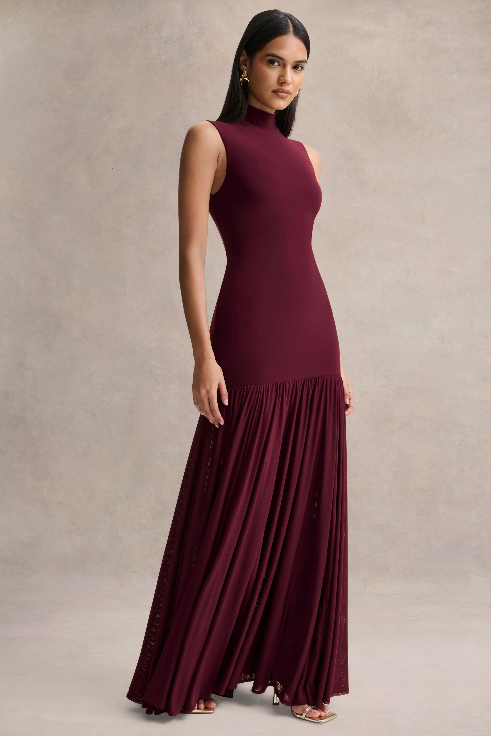 Gigi | Bordeaux Hoge Hals Maxi Jurk Met Verlaagde Taille En Doorzichtige Rok - Image 3