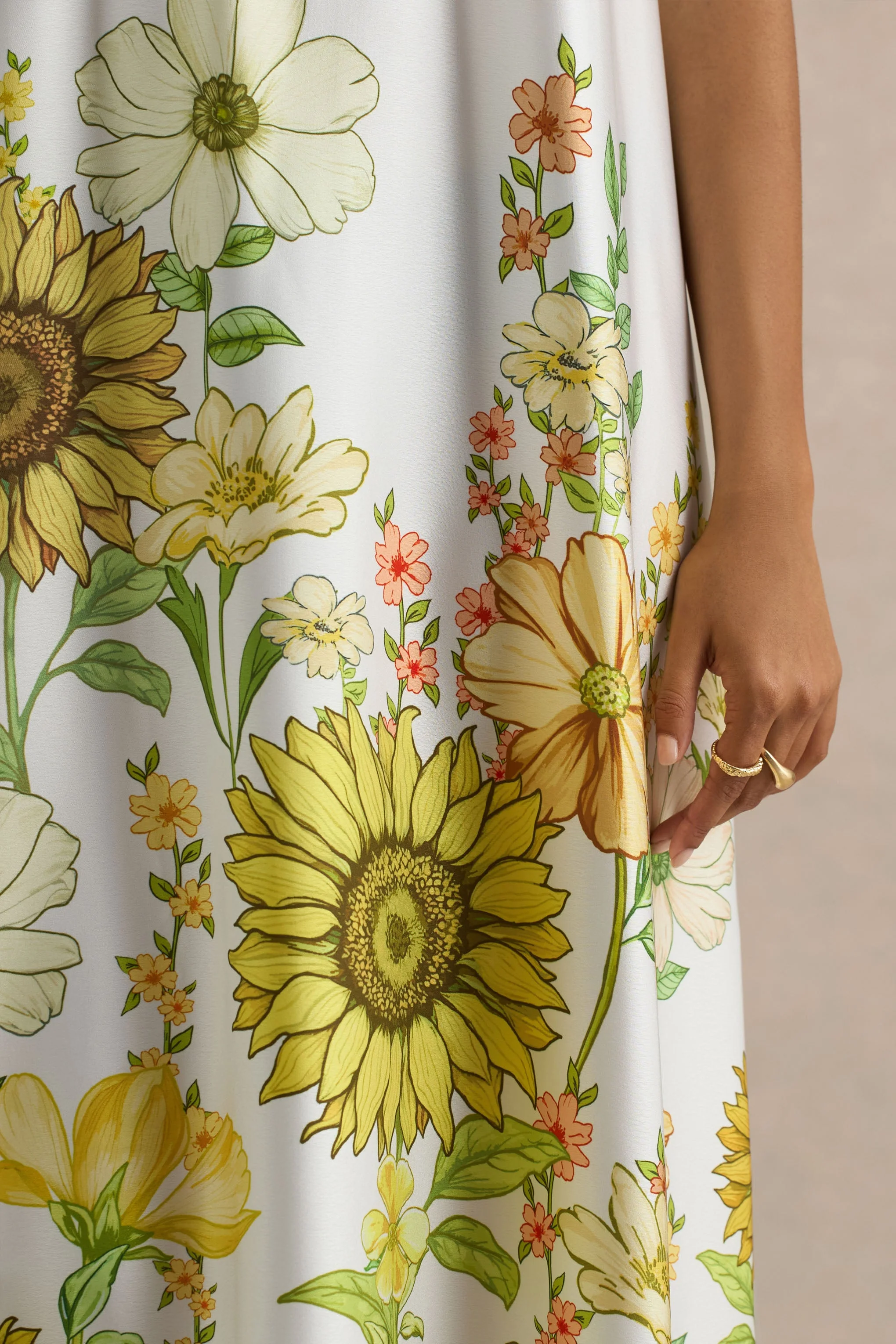 Glide | Zonnebloemprint Satijnen Hoge Hals Slip Maxi Jurk - Image 6