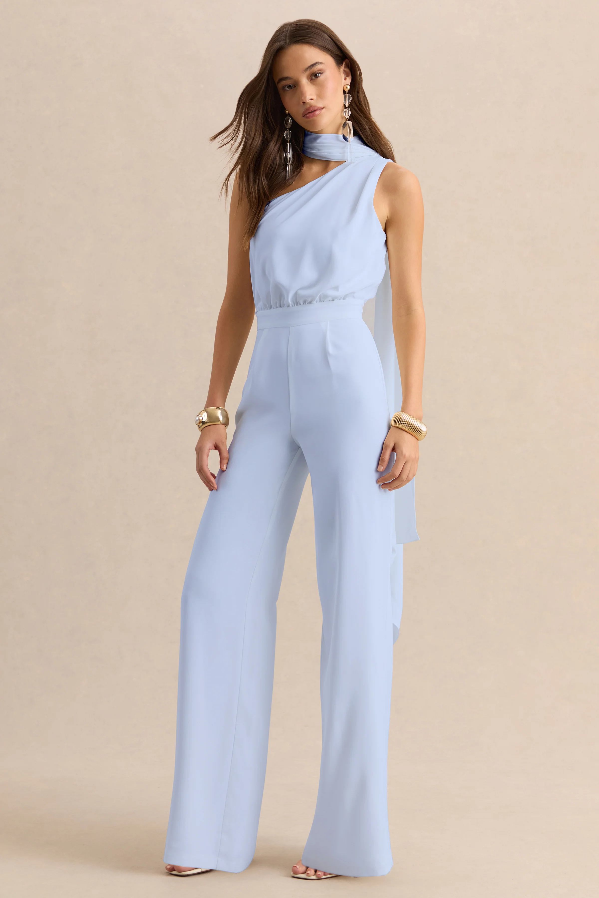 Gliselle | Lichtblauwe Jumpsuit Met Asymmetrische Hals En Sjaal Detail - Image 4