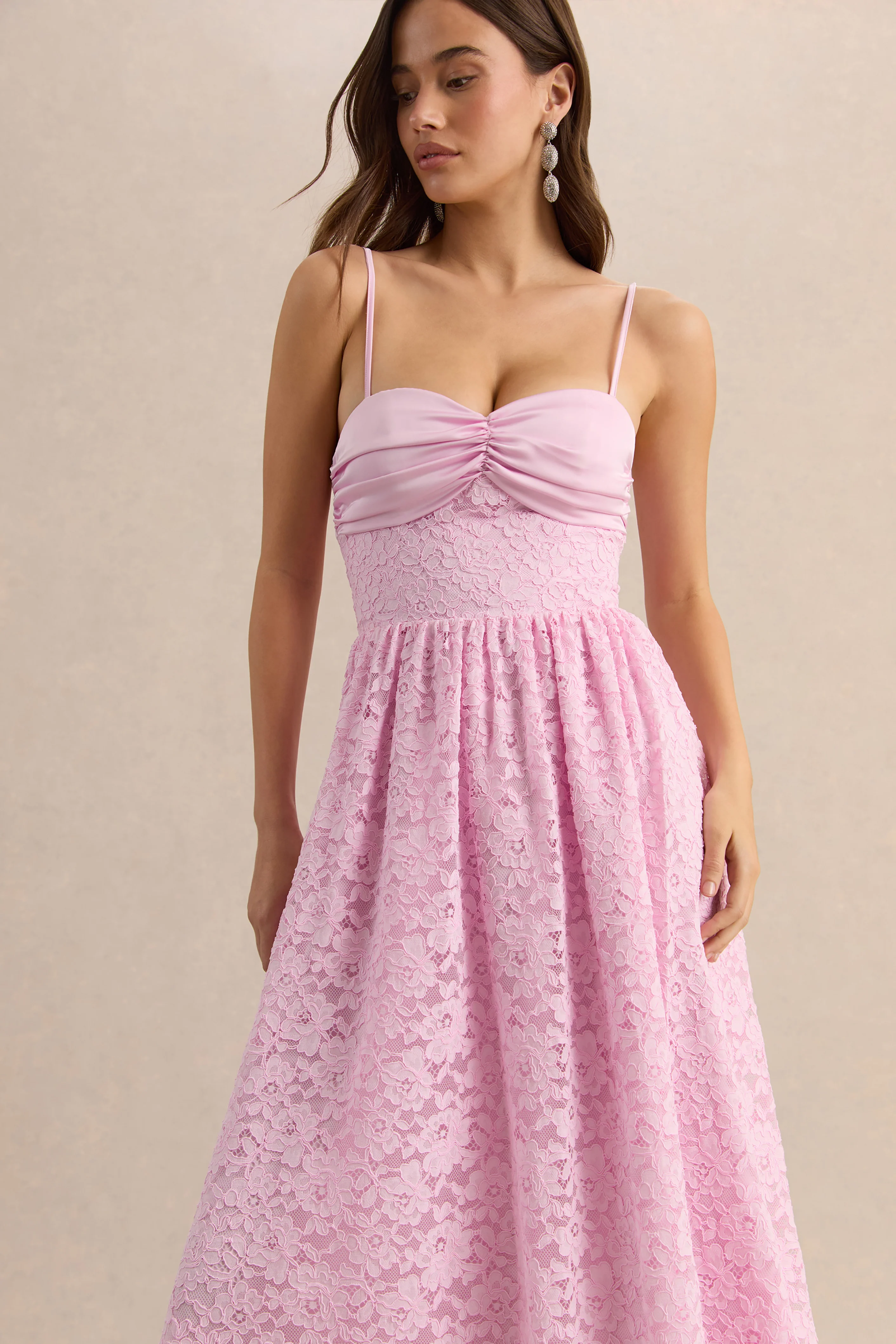 Gloriana | Roze Kanten Midi Jurk Met Sweatheart Hals - Image 3
