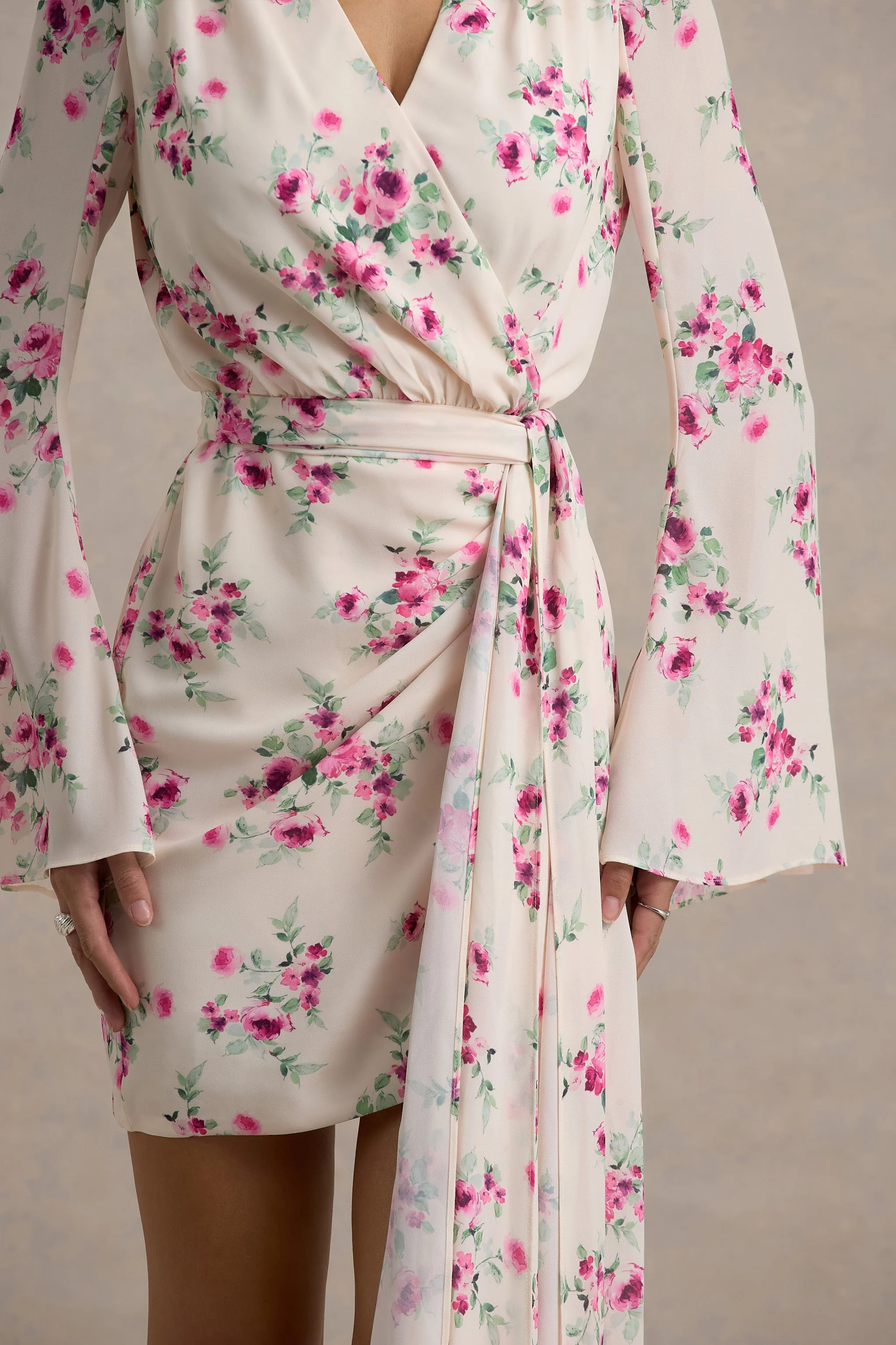 Goldie | Crème Bloemenprint Chiffon Mini Jurk Met overslag En Langmouwen - Image 6