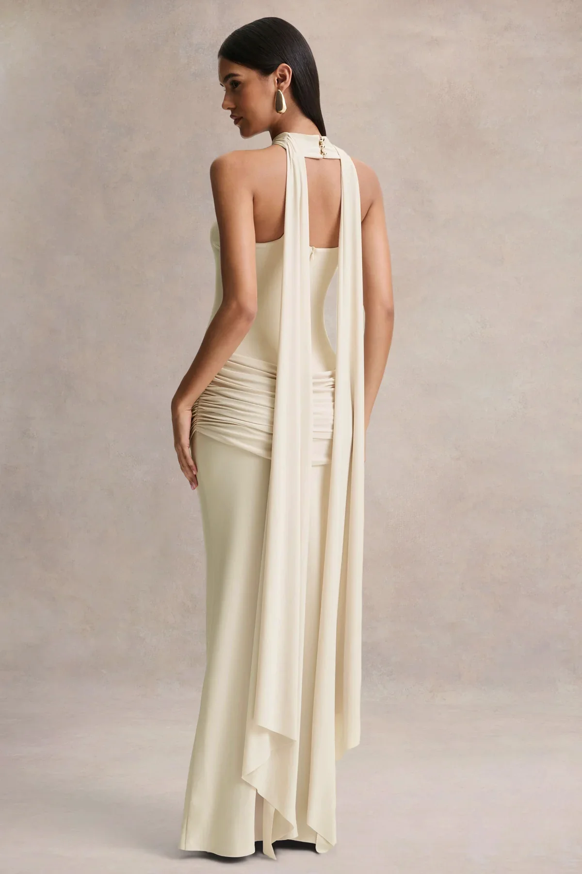 Graciella | Steenkleurige Bandeau Maxi Jurk Met Gedrapeerde Details En Sjaal - Image 2