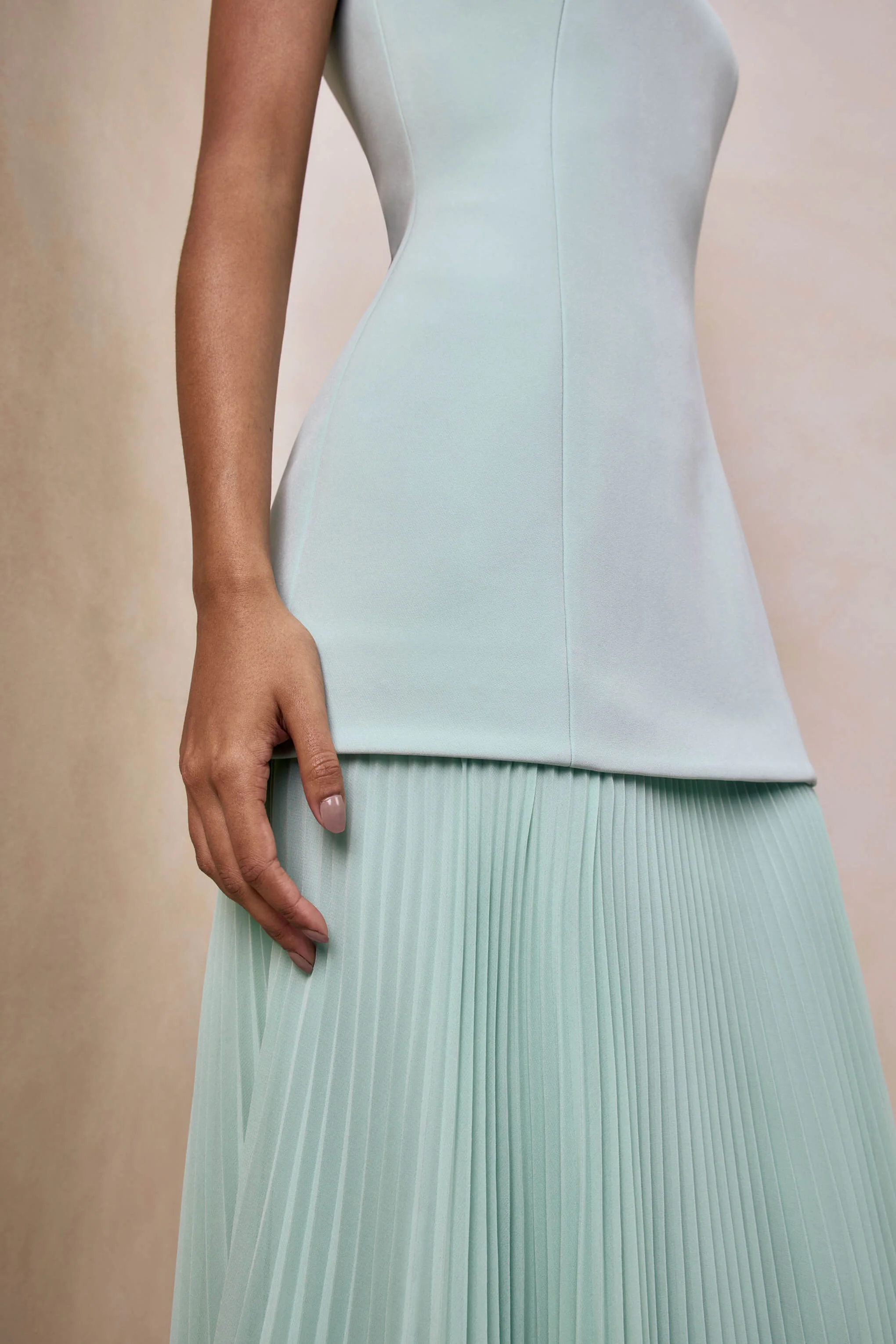 Hadley | Saliegroene Boothals Maxi Jurk Met Verlaagde Taille - Image 6