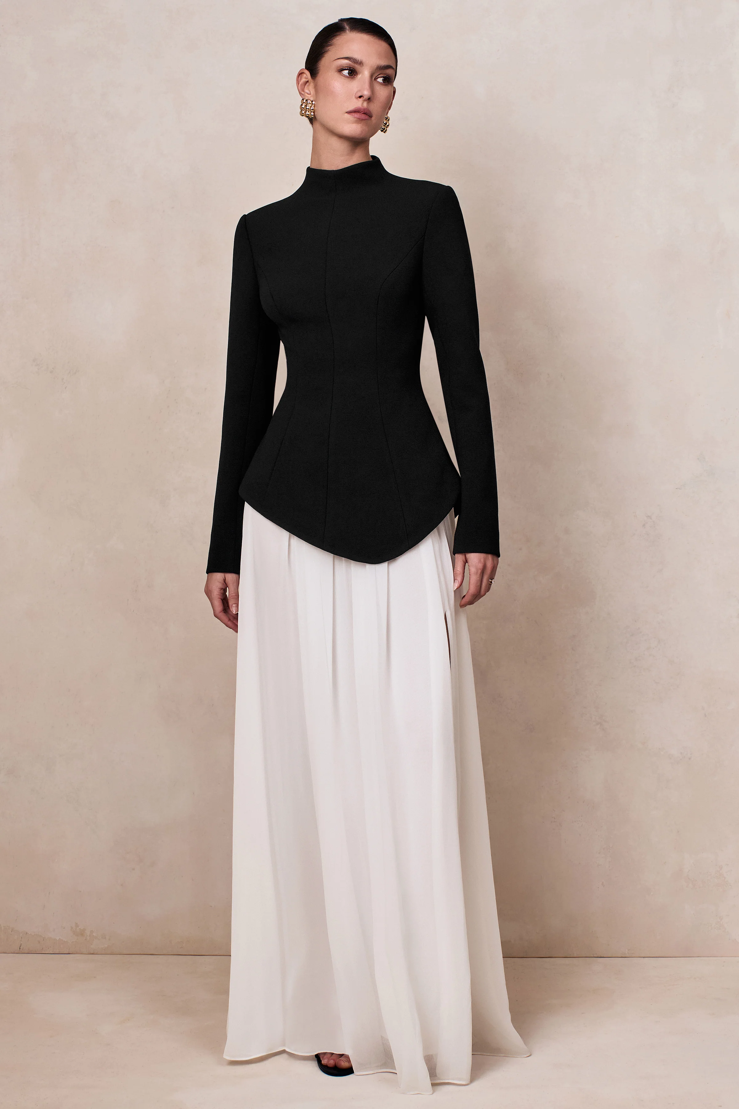 Halma | Zwart-Witte Hoge Hals Maxi Jurk Met Verlaagde Taille