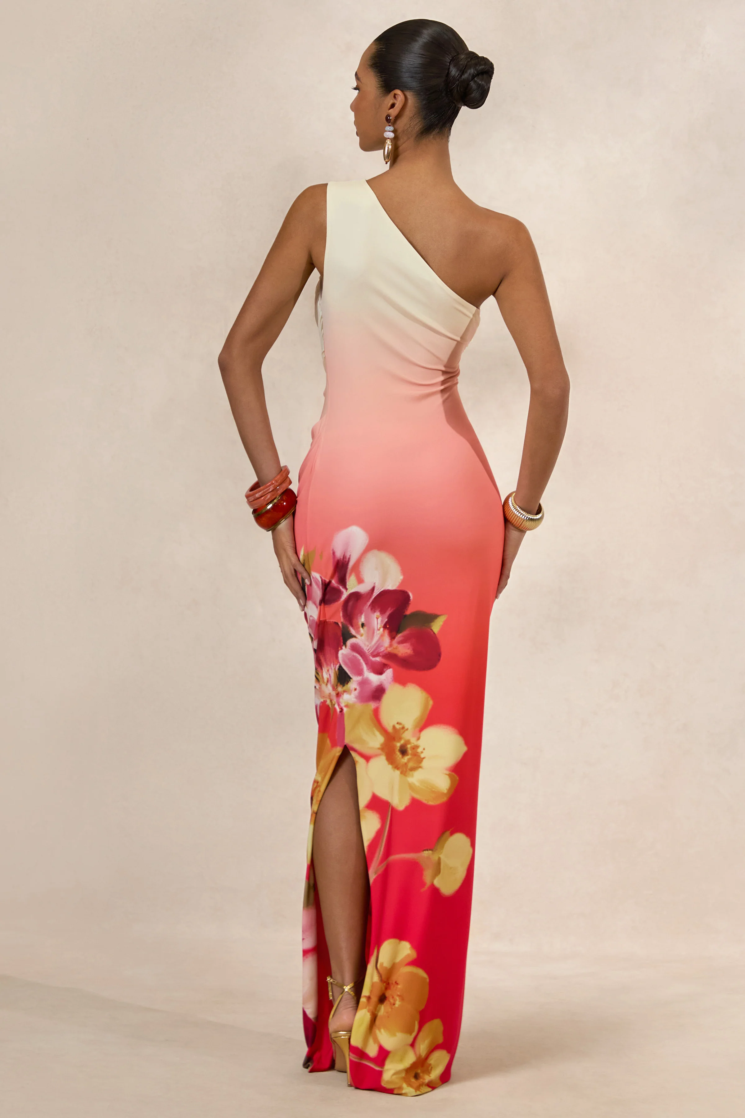 Hazel | Oranje En Roze Bloemenprint Maxi Jurk Met Asymmetrische Hals - Image 2