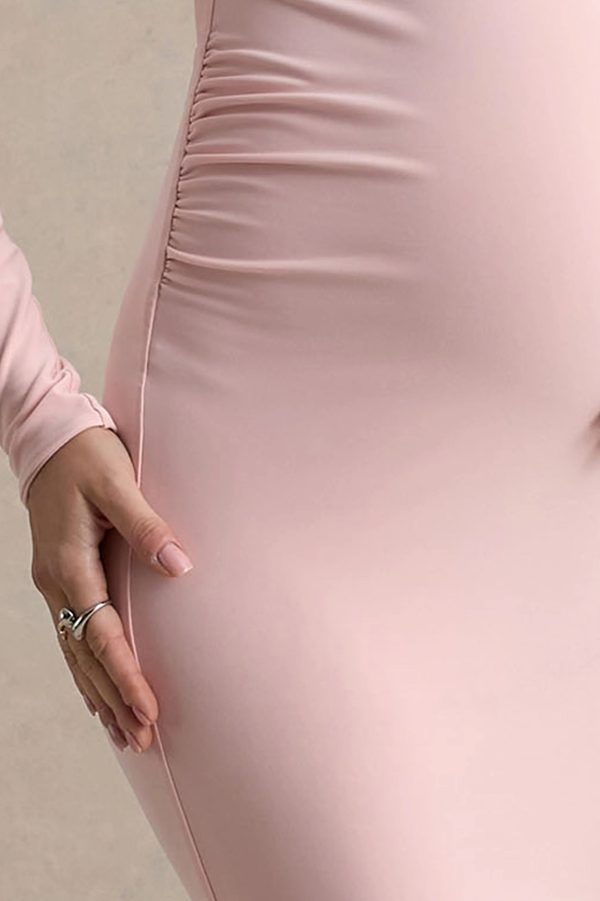 Heloise | Roze Asymmetrische Zwangerschaps Maxi Jurk Met Eèn mouw - Image 6
