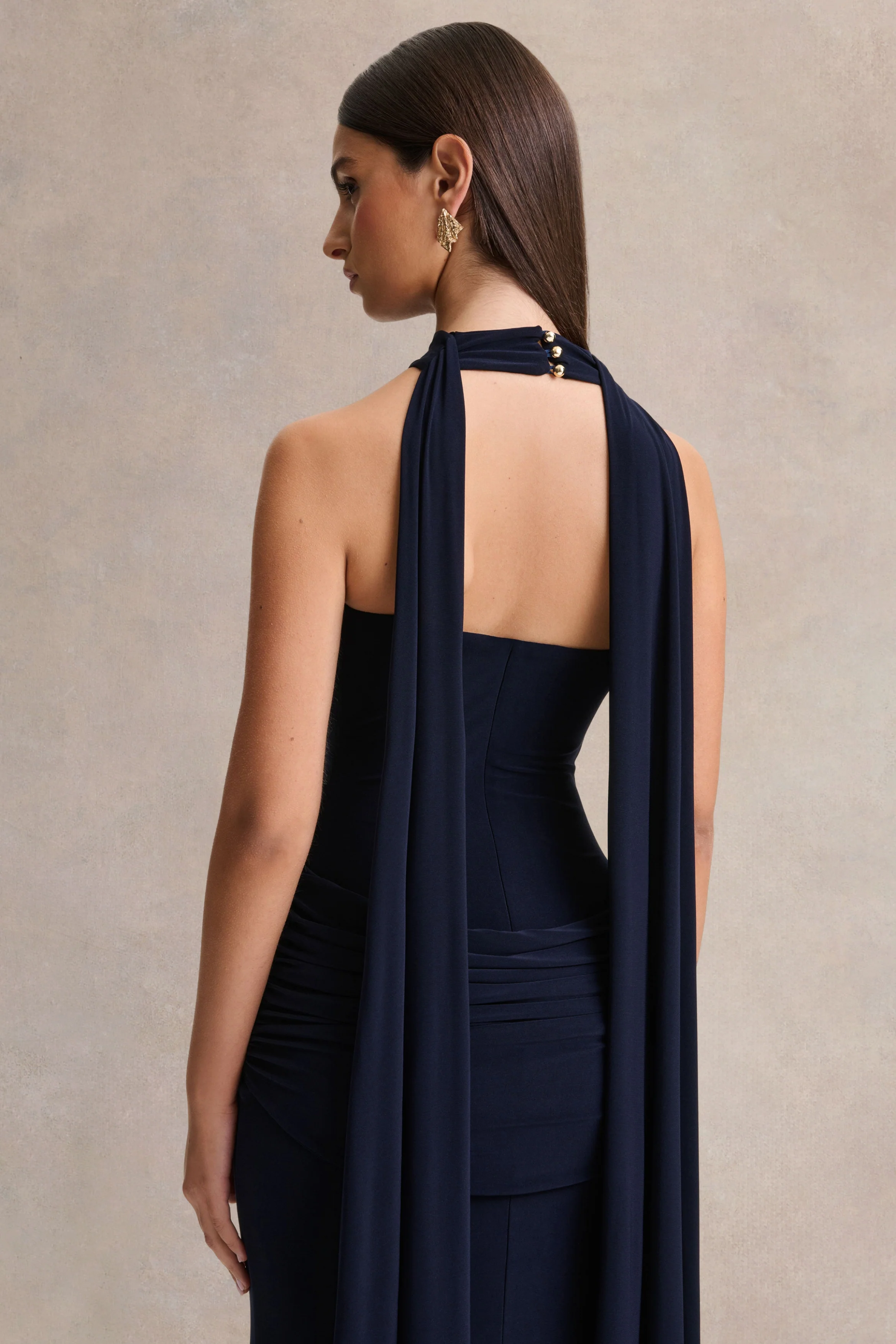 Hesperia | Marineblauwe Hoge-Hals Maxi Jurk Met Gedrapeerde Details En Sjaal - Image 2