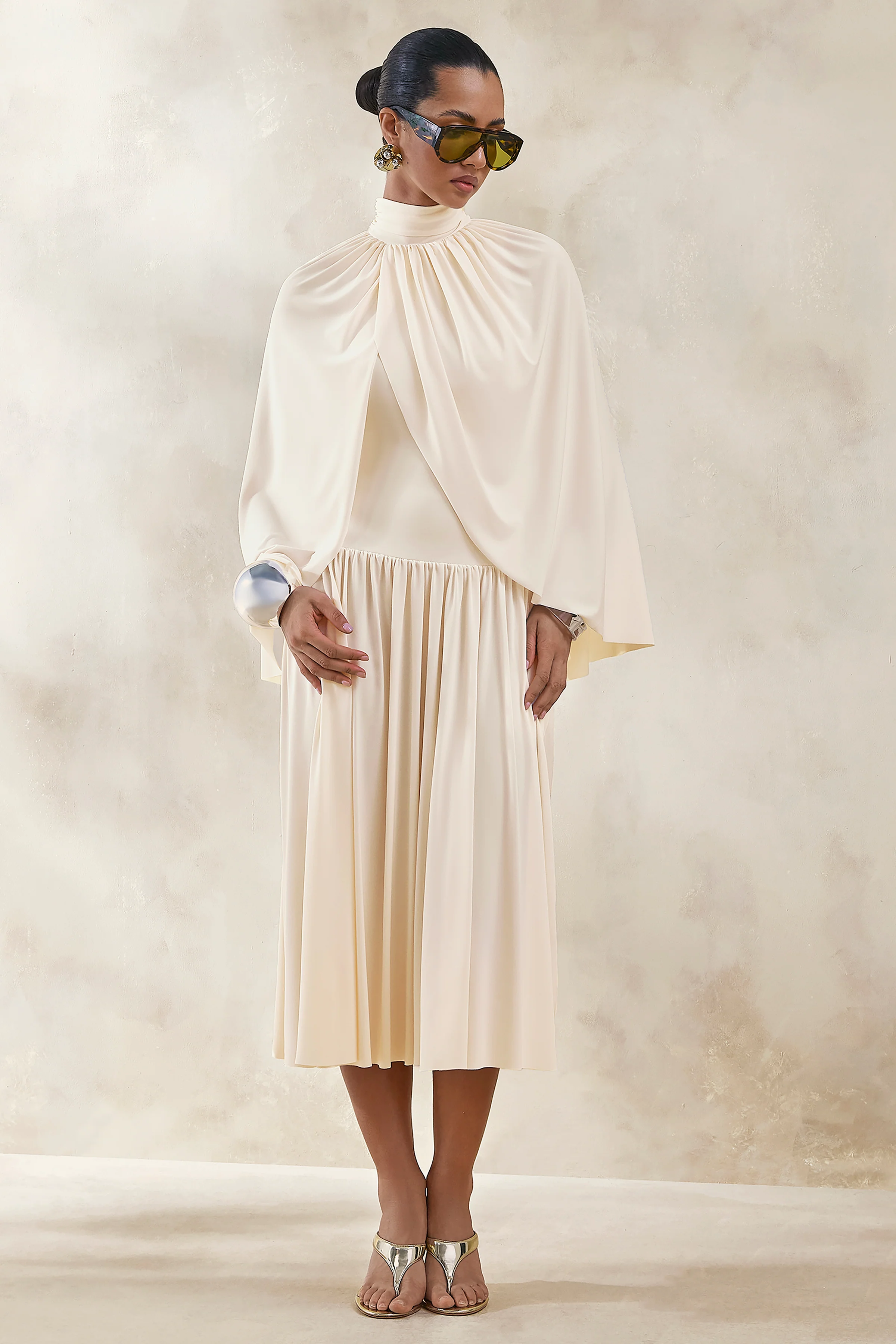Honora | Crème Hoge Hals Midi Jurk Met Cape Mouwen - Image 4