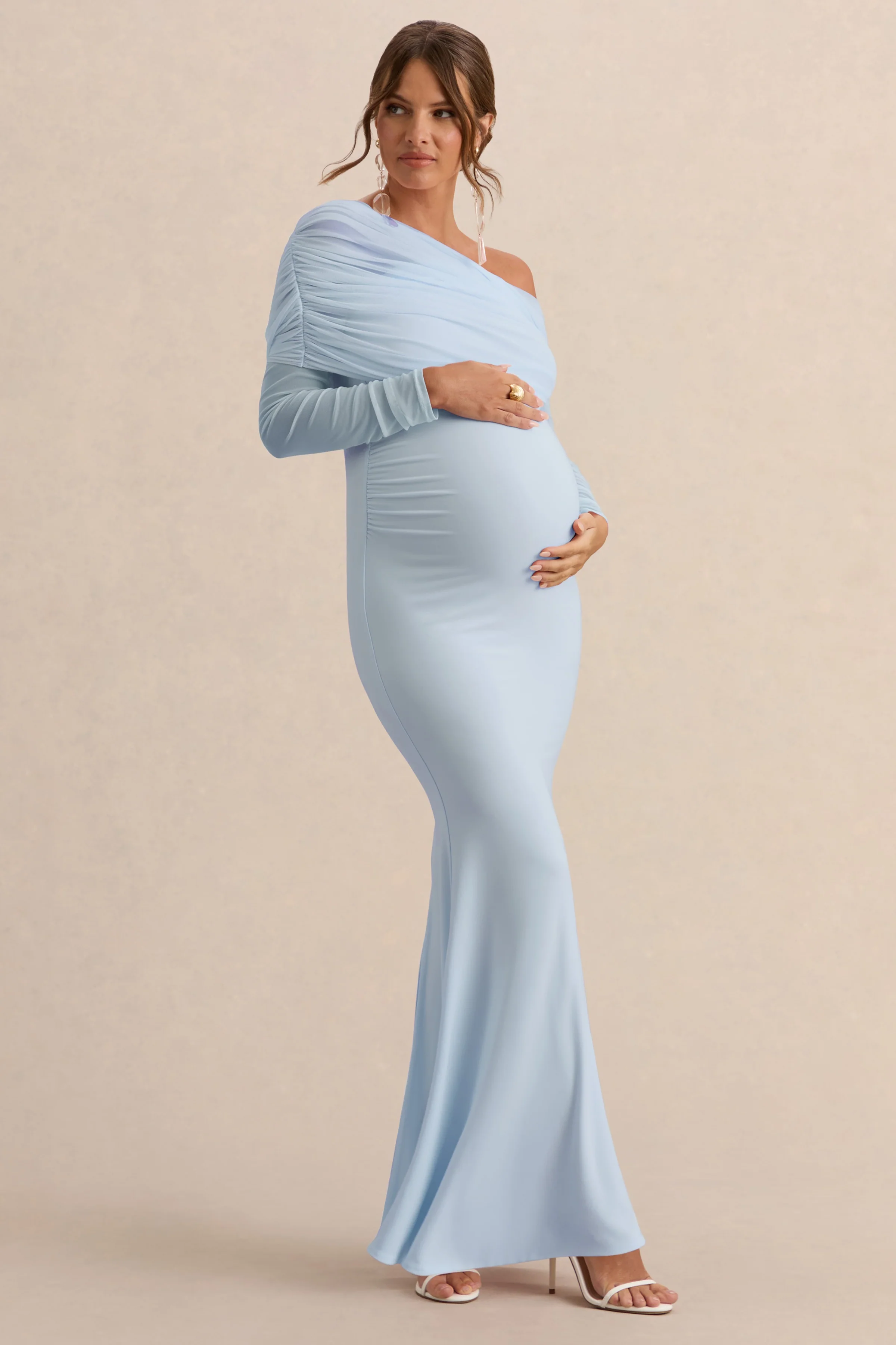 Ianthe | Lichtblauwe Asymmetrische Hals Zwangerschap Maxi Jurk Met Lange Mesh Mouwen