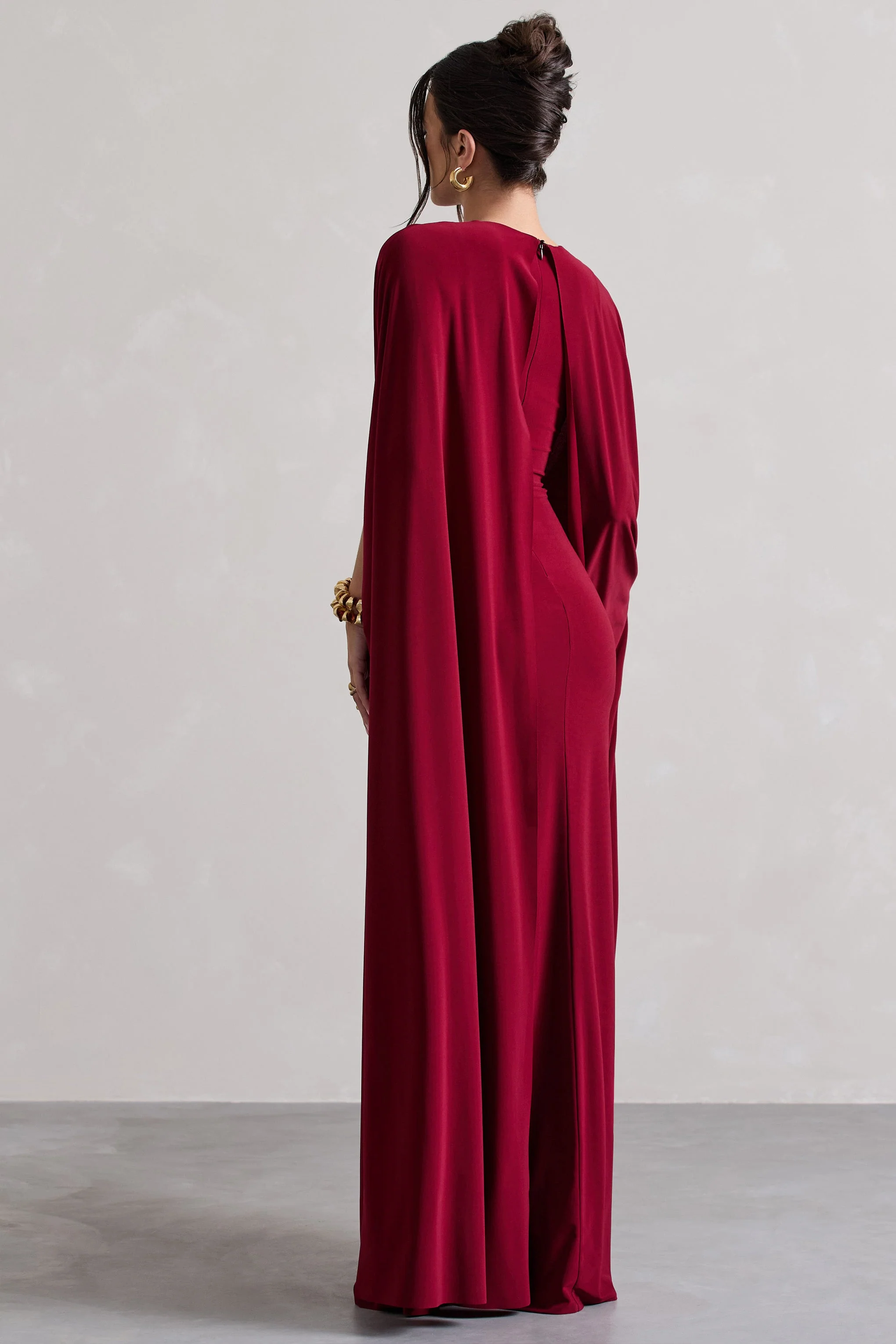 Ilaria | Bessenrode Split Maxi Jurk Met Cape Mouwen - Image 2