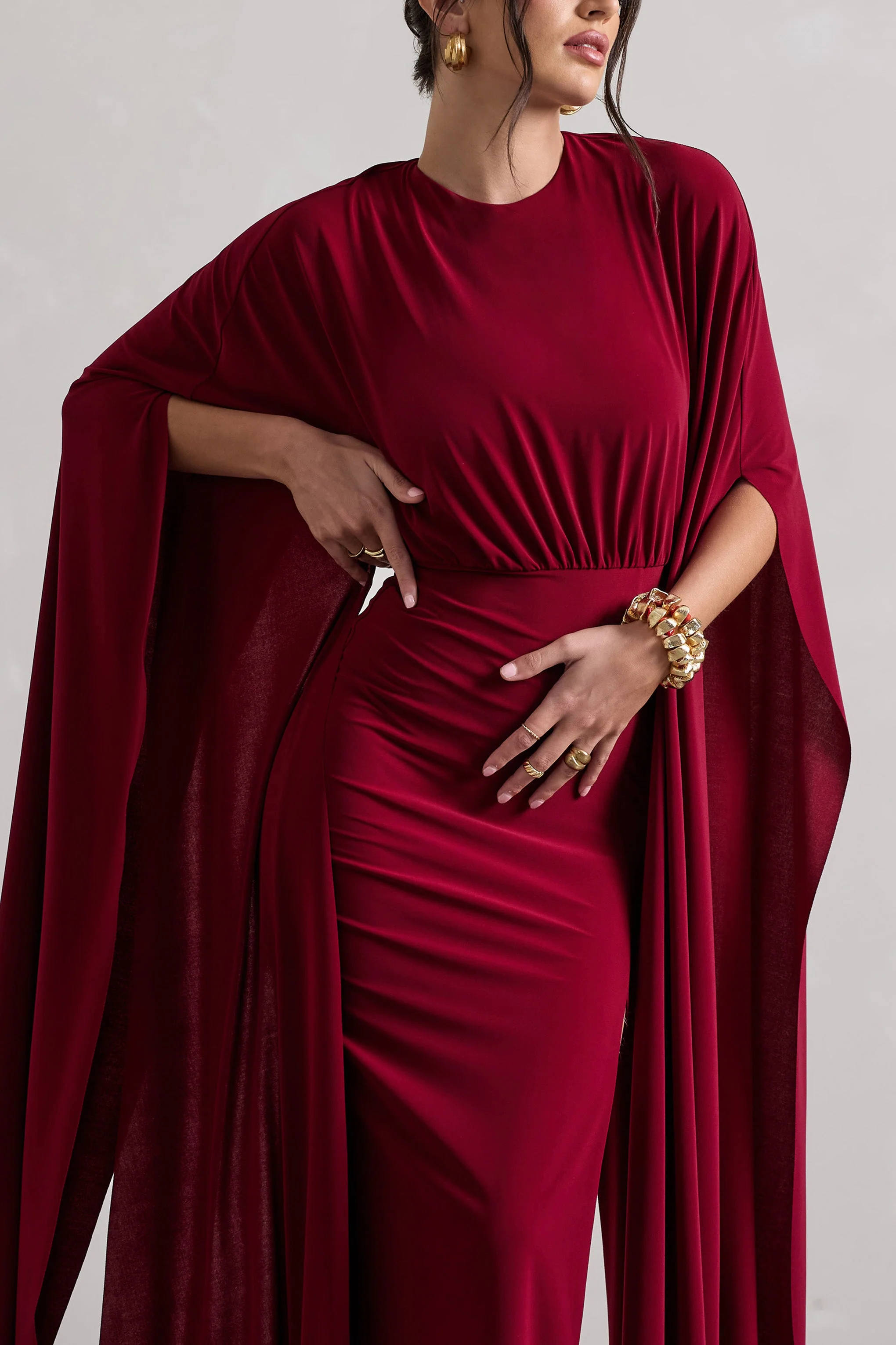 Ilaria | Bessenrode Split Maxi Jurk Met Cape Mouwen - Image 3