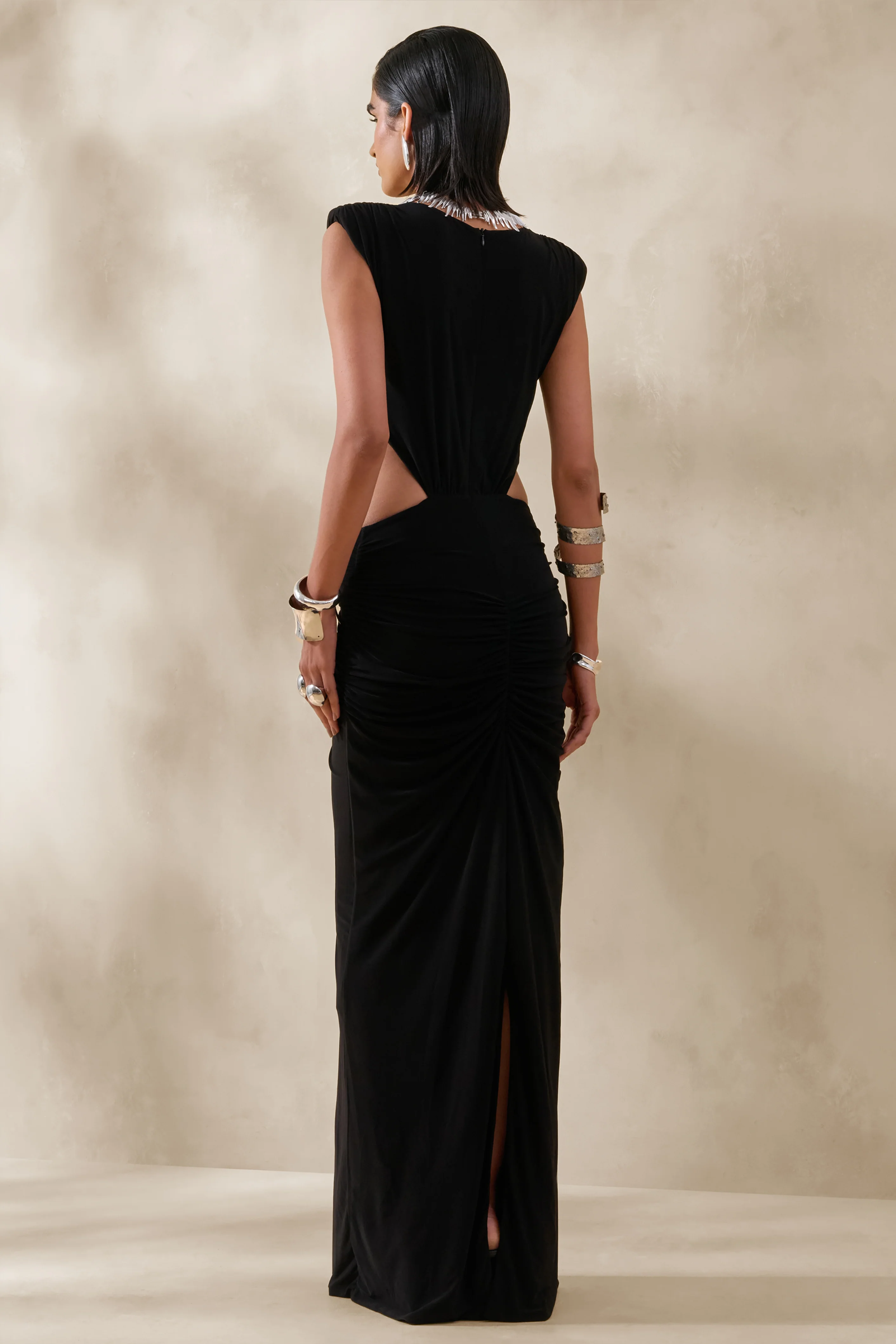 Imelda | Zwarte Maxi Jurk met Boot Hals en Cut-Out Details - Image 2