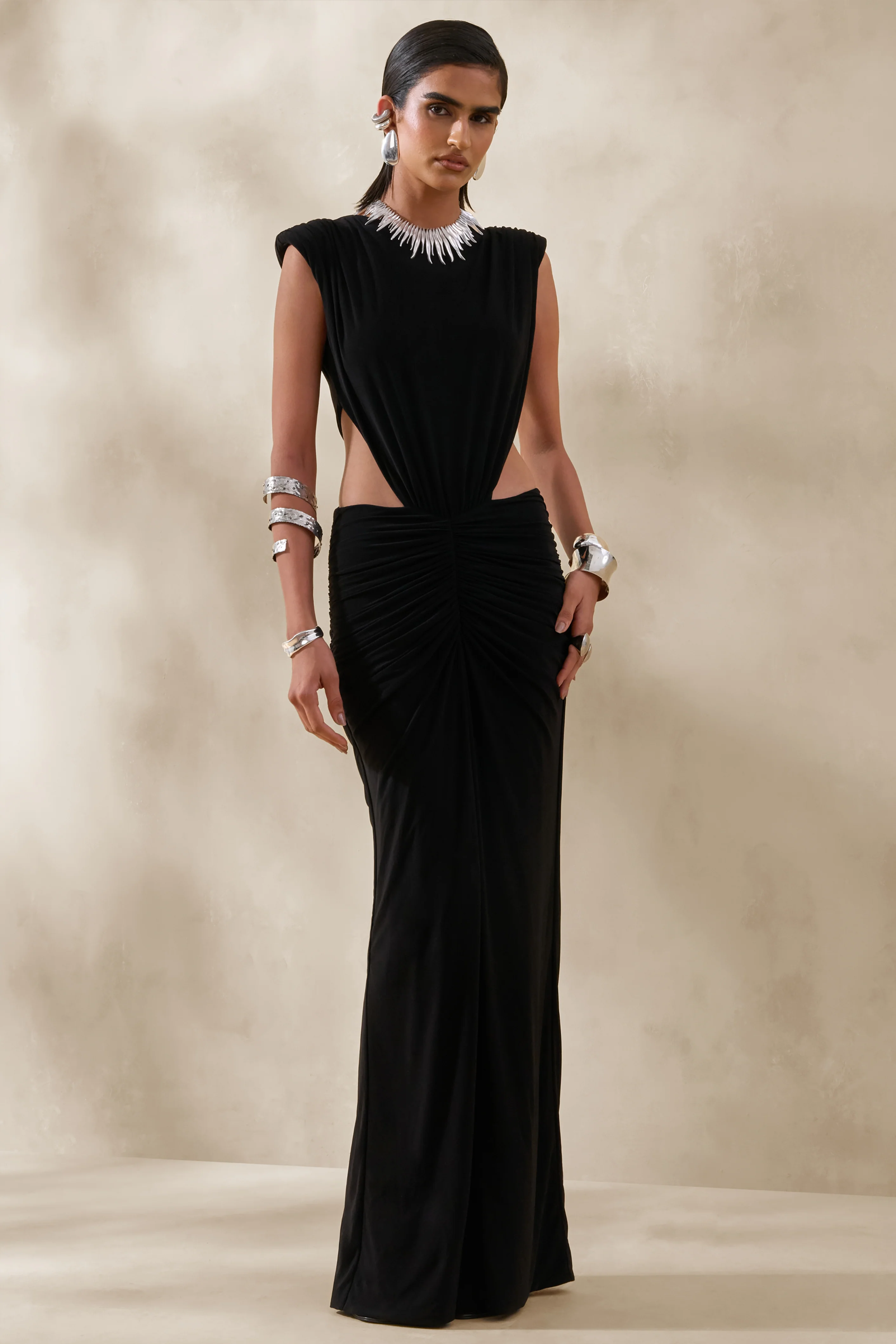 Imelda | Zwarte Maxi Jurk met Boot Hals en Cut-Out Details - Image 4