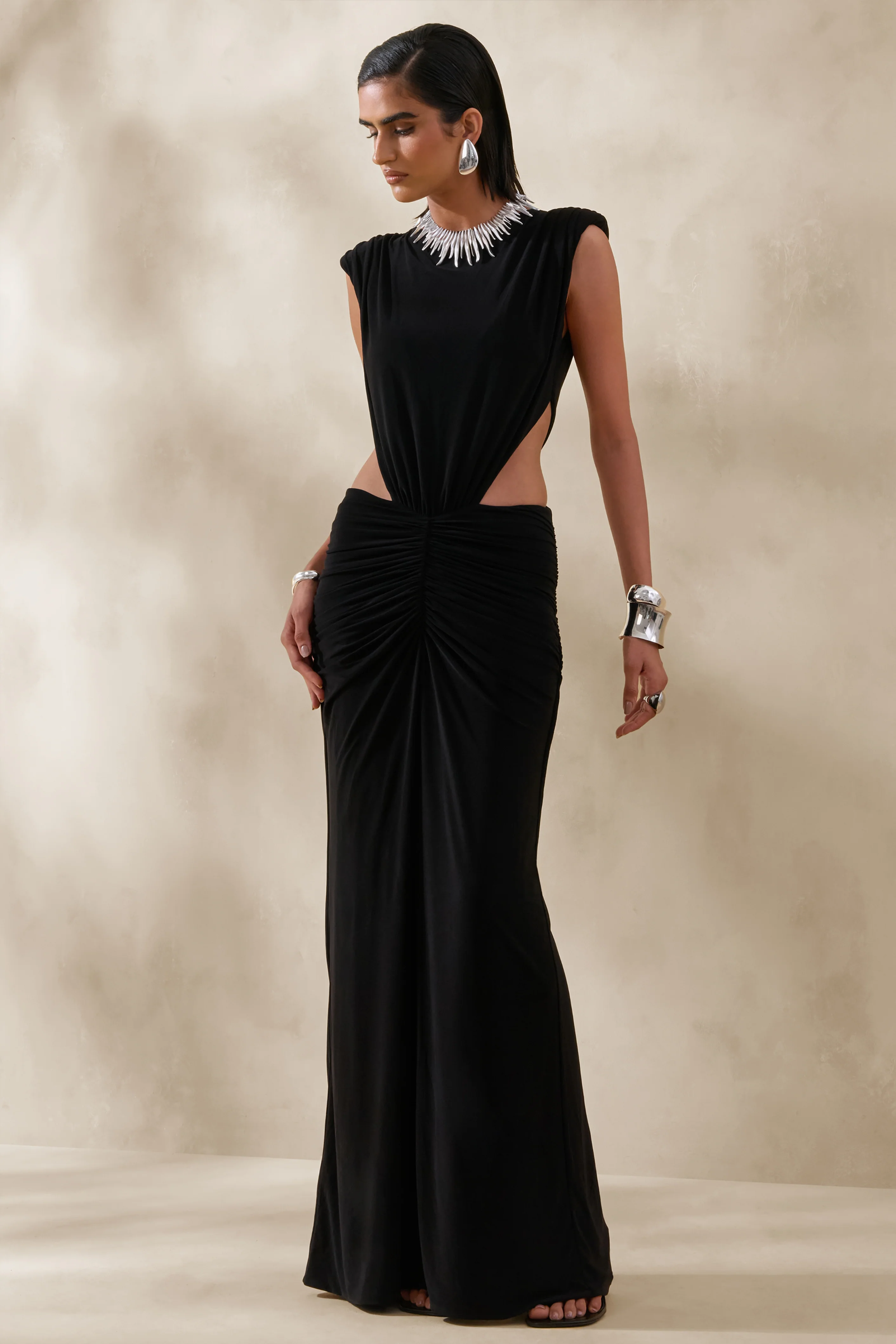 Imelda | Zwarte Maxi Jurk met Boot Hals en Cut-Out Details - Image 5