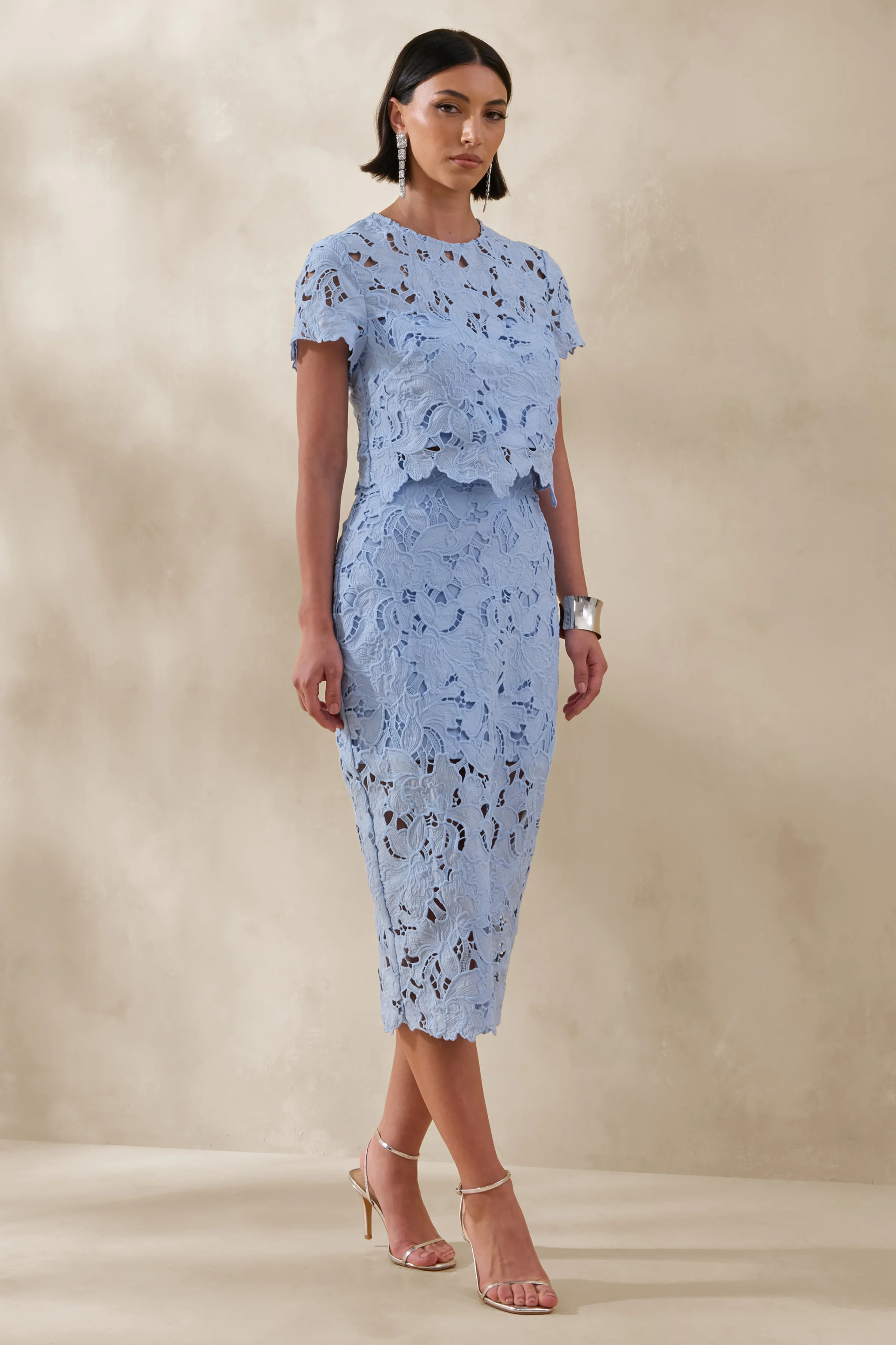 Ina | Poederblauwe Kanten Ronde Hals Crop Top - Image 2