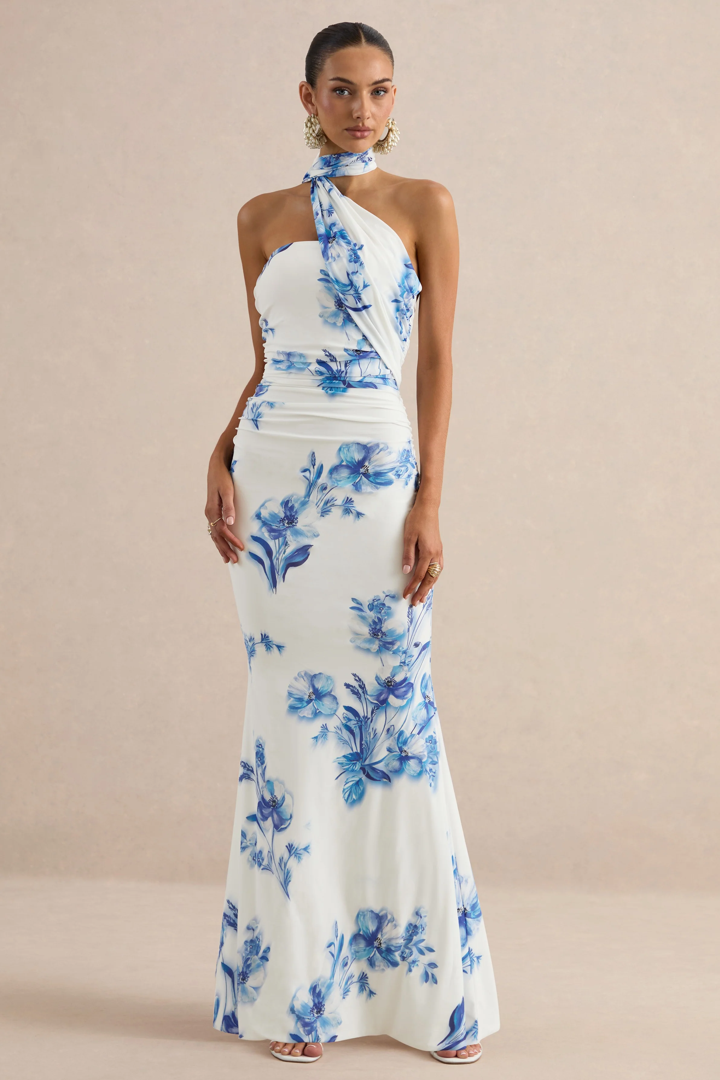 Iraida | Blauwe Bloemenprint Jurk Met Hoge Hals Maxi En Sjaaldetail - Image 5
