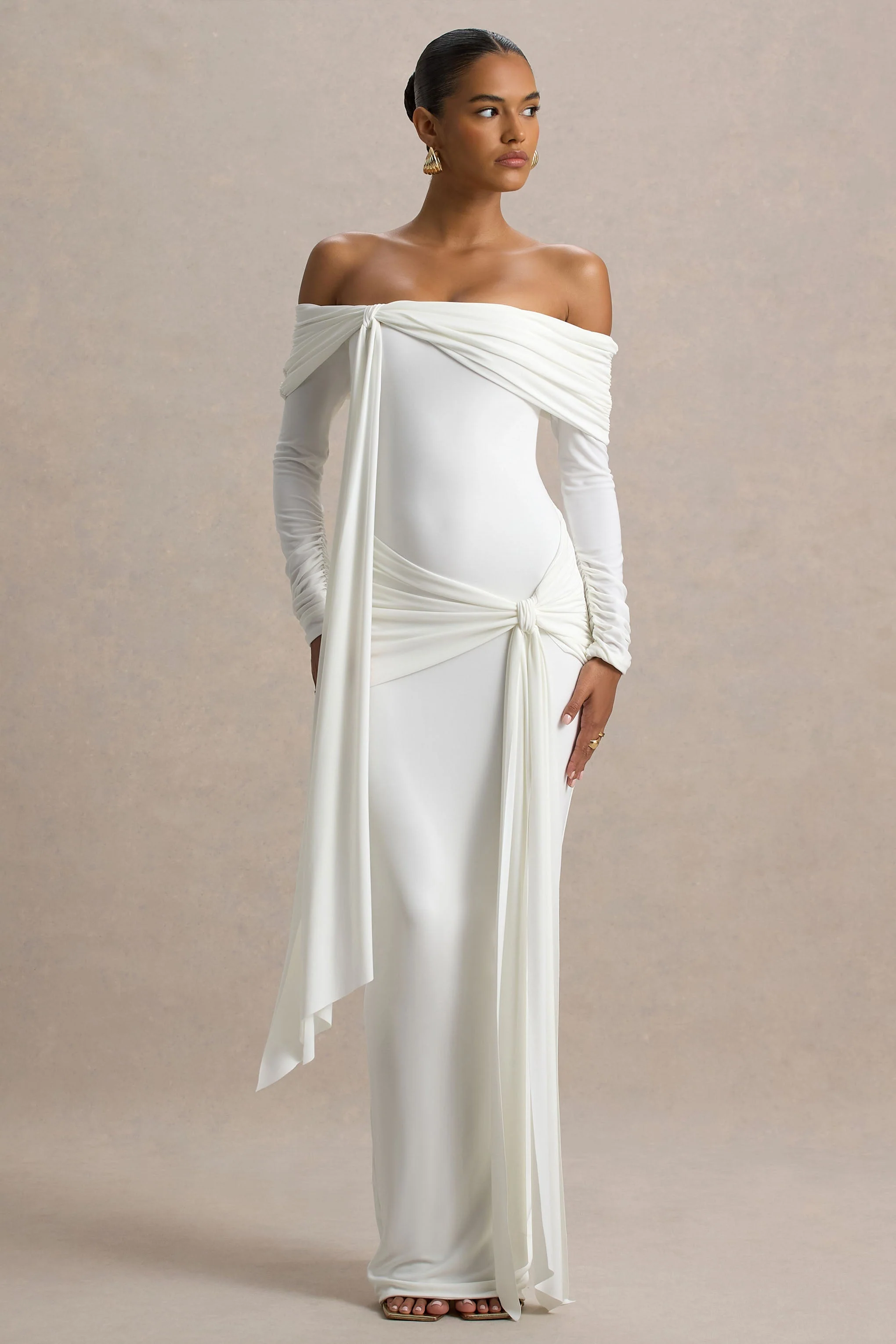 Jovie | Witte Bardot Overslag Maxi Jurk Met Ceintuur detail