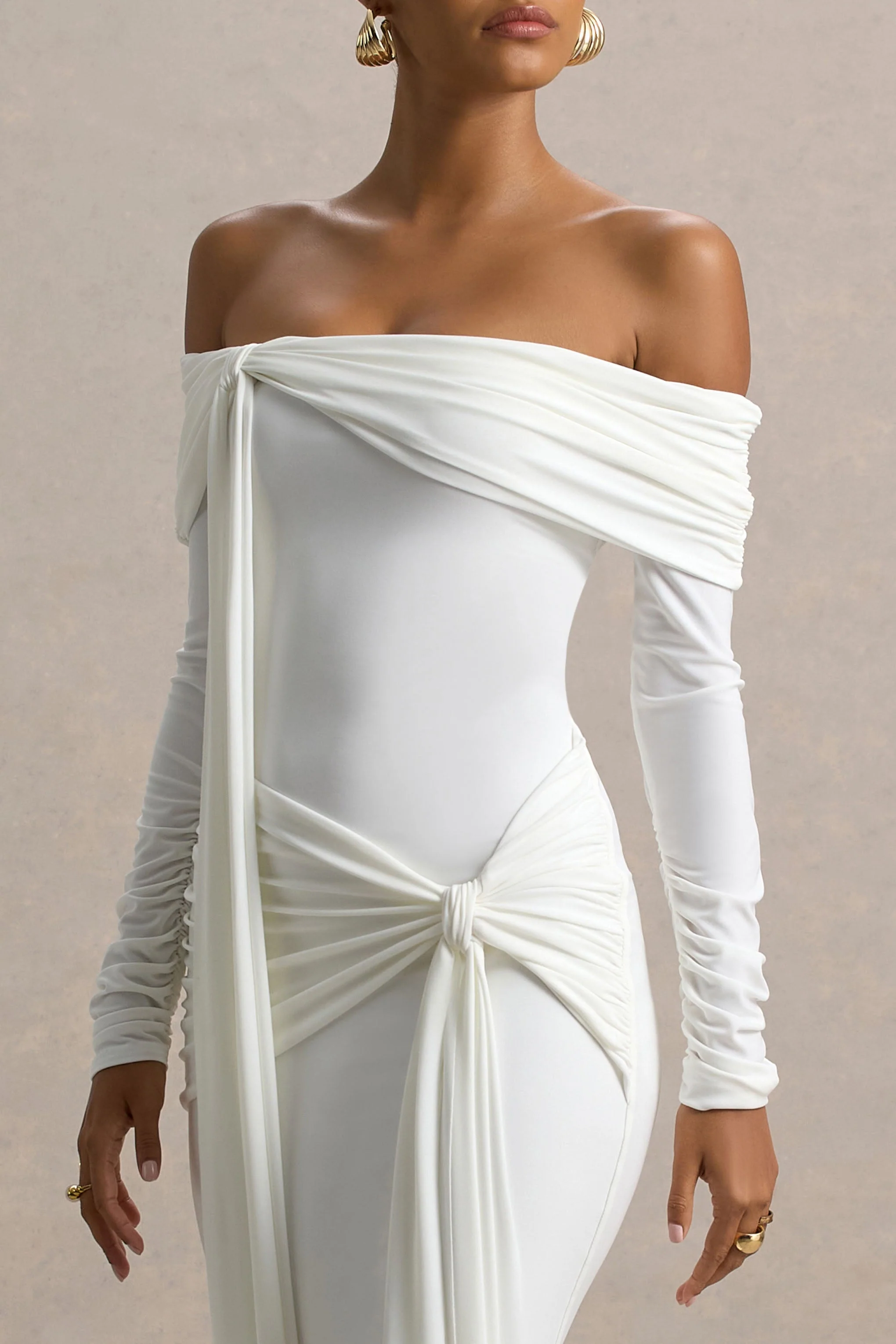 Jovie | Witte Bardot Overslag Maxi Jurk Met Ceintuur detail - Image 3