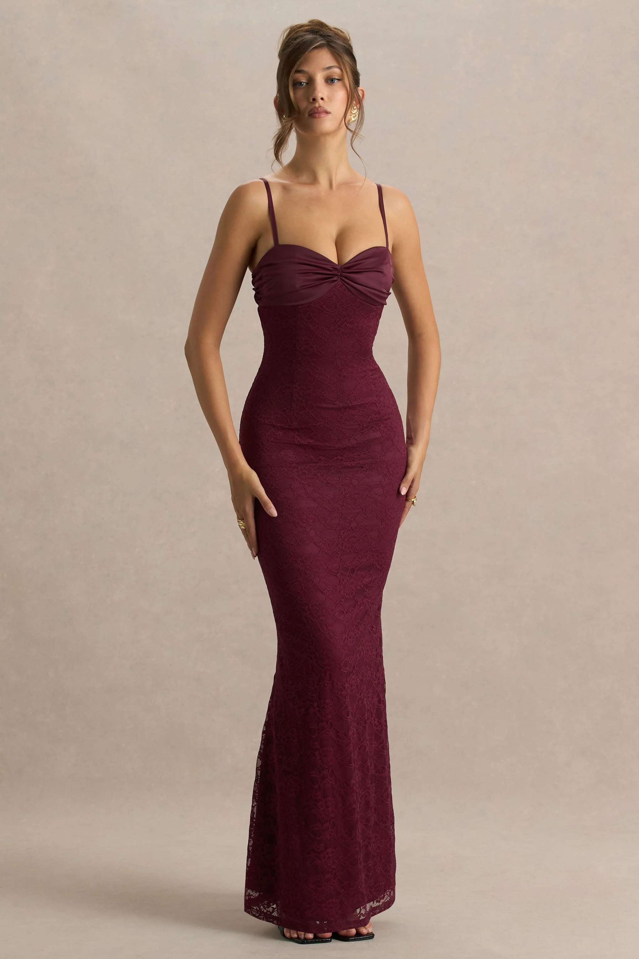 Juana | Bordeaux Satijnen En Kant Maxi Jurk Met Sweetheart Hals