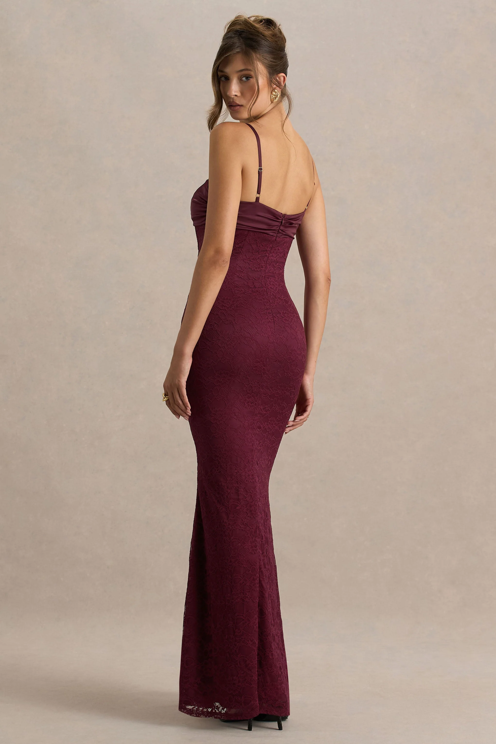 Juana | Bordeaux Satijnen En Kant Maxi Jurk Met Sweetheart Hals - Image 2