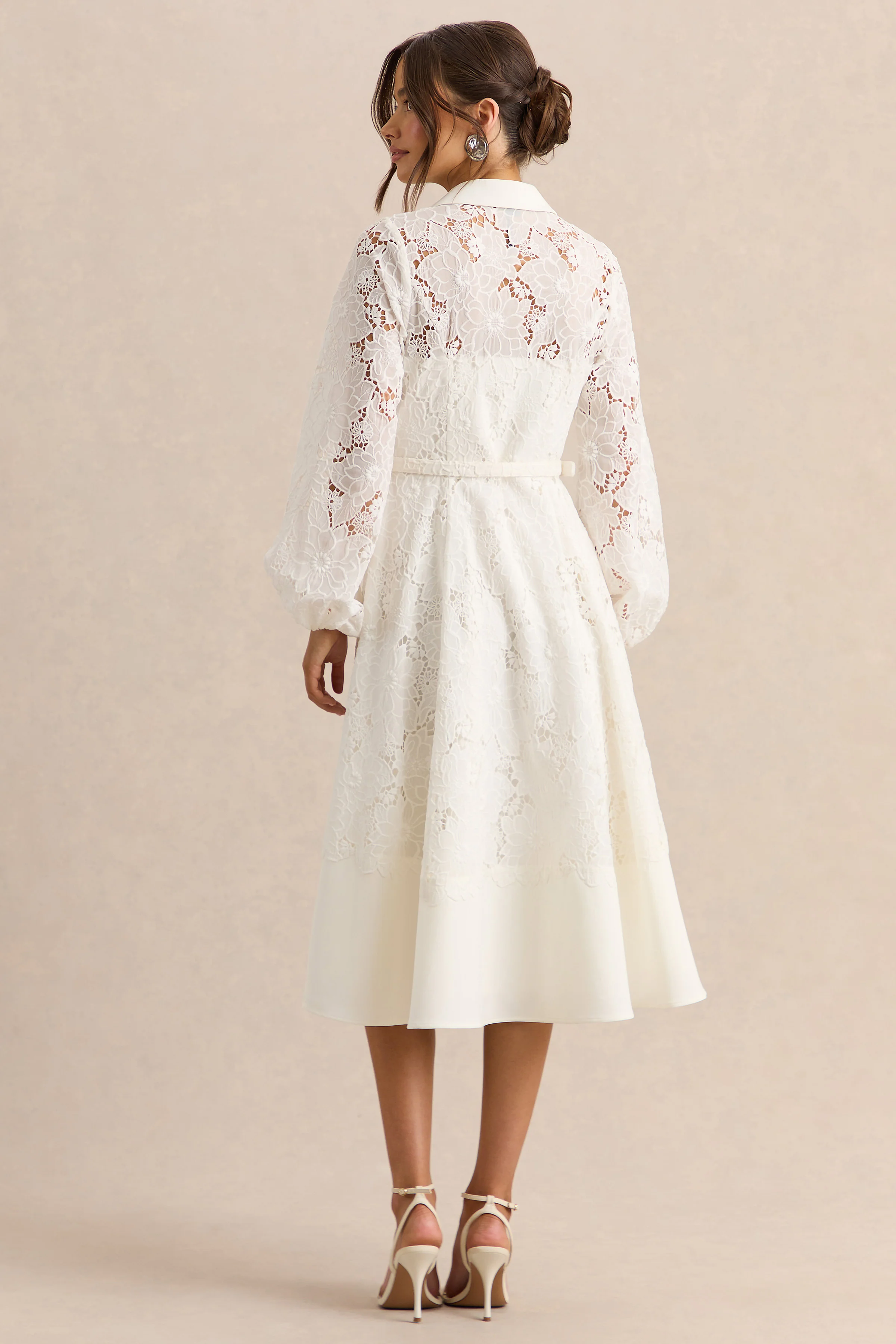 Jules | Crème Broderie Hoge Hals Getailleerde Midi Jurk Met Pof Mouwen - Image 2