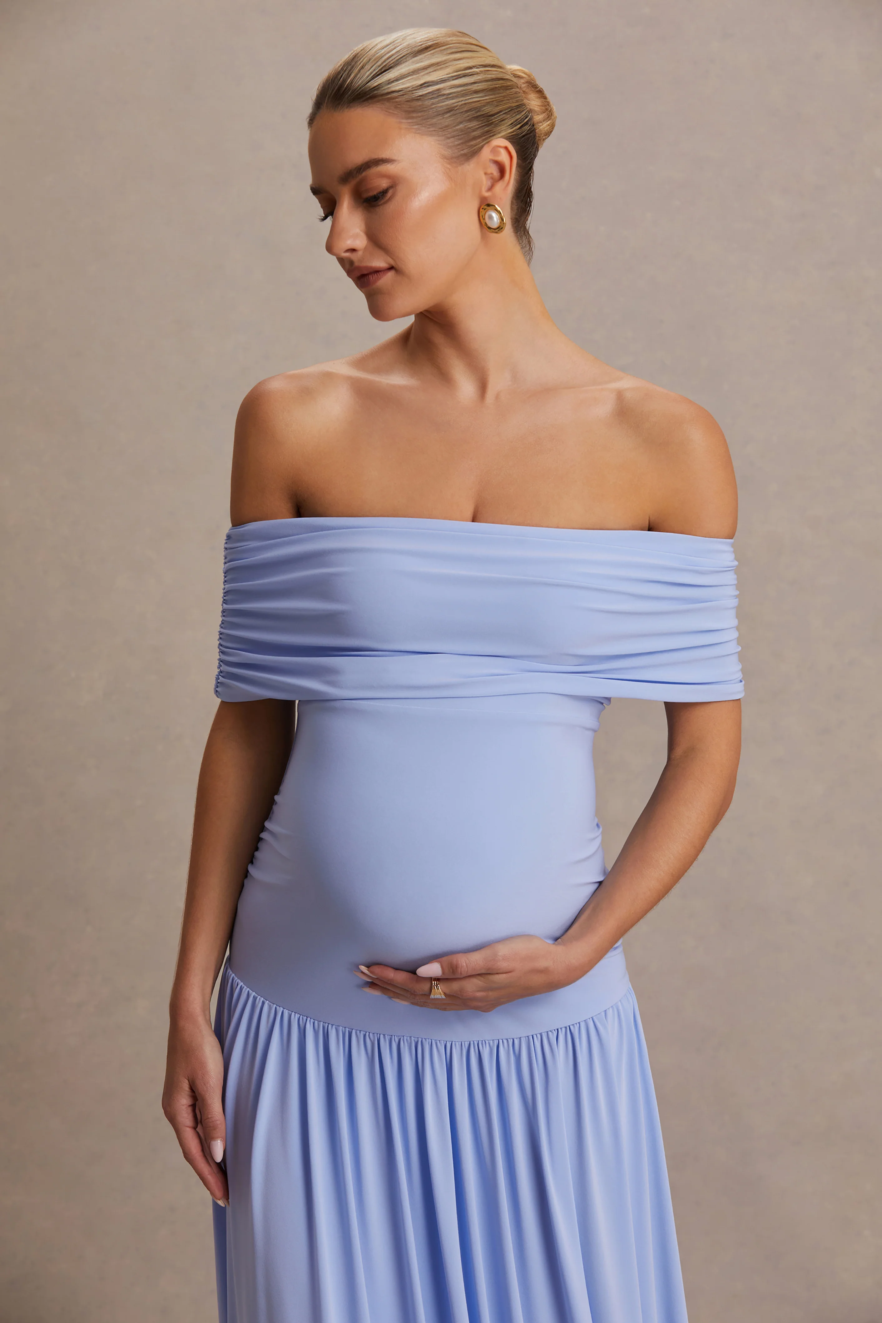 Juliette | Poederblauwe Bardot Hals Zwangerschaps Maxi Jurk Met Verlaagde Taille - Image 6