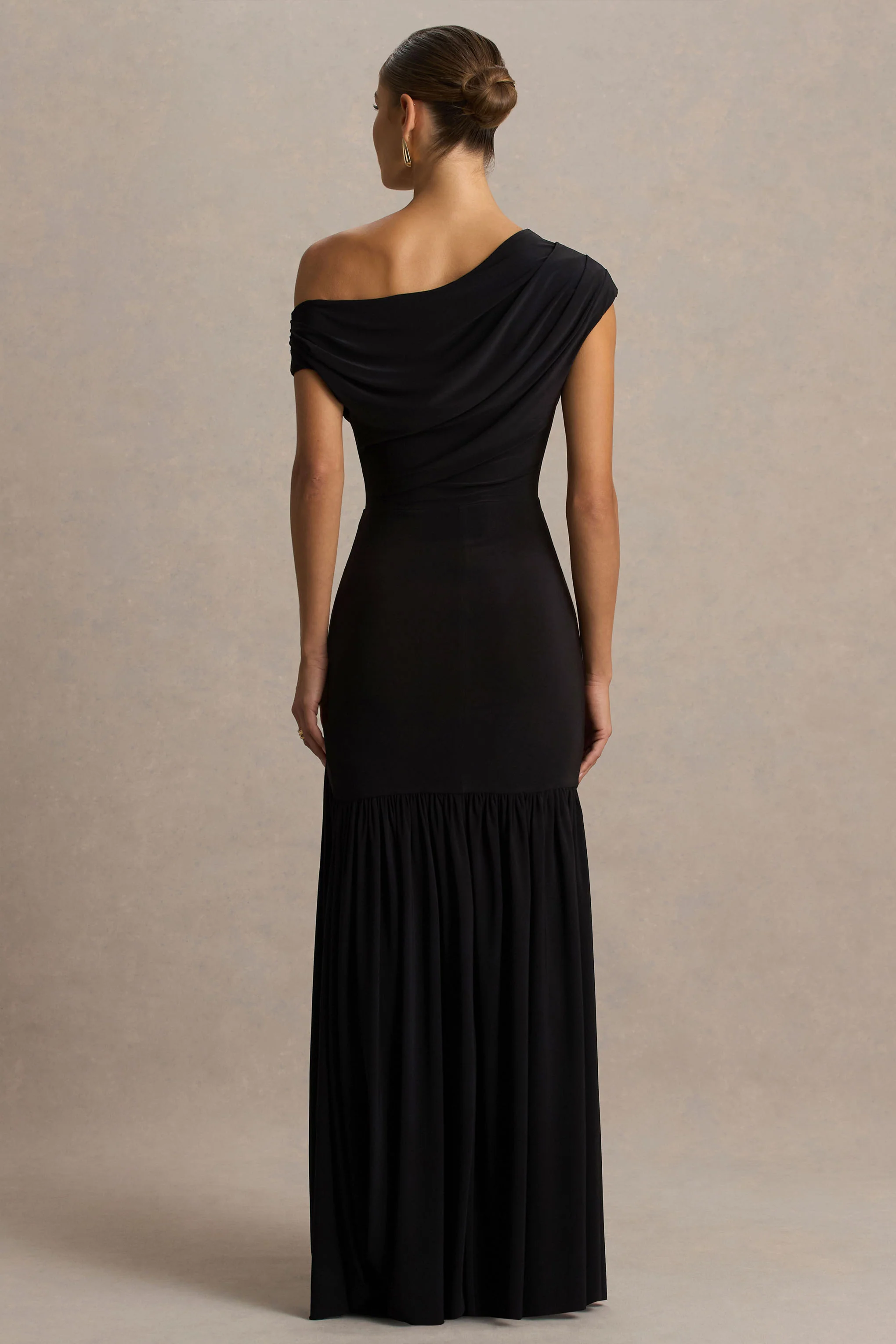 Kady | Zwarte Asymmetrische Hals Maxi Jurk Met Gerimpeld Detail - Image 2