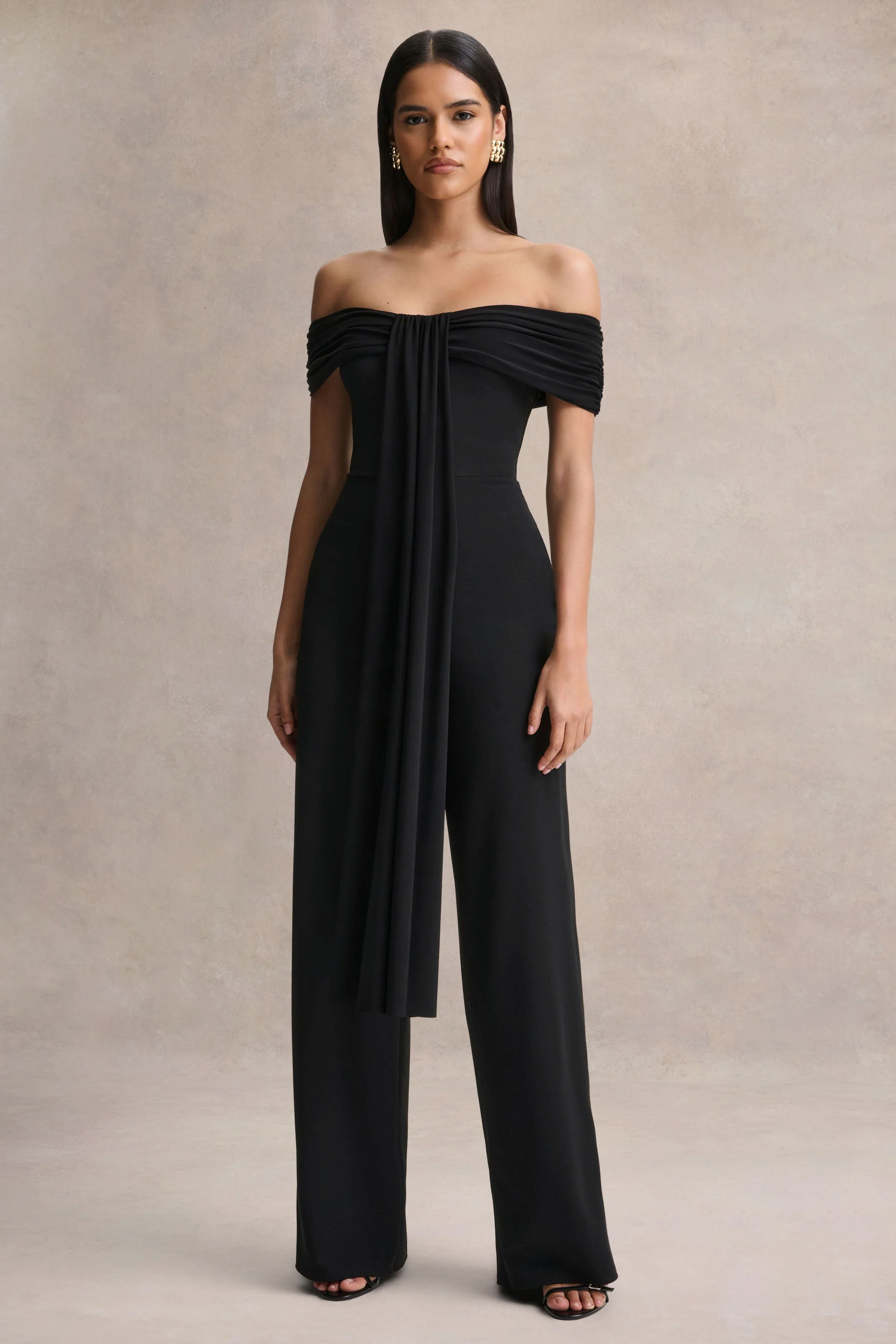 Kalida | Zwarte Bardot Hals Jumpsuit Met Ceintuur Detail - Image 4