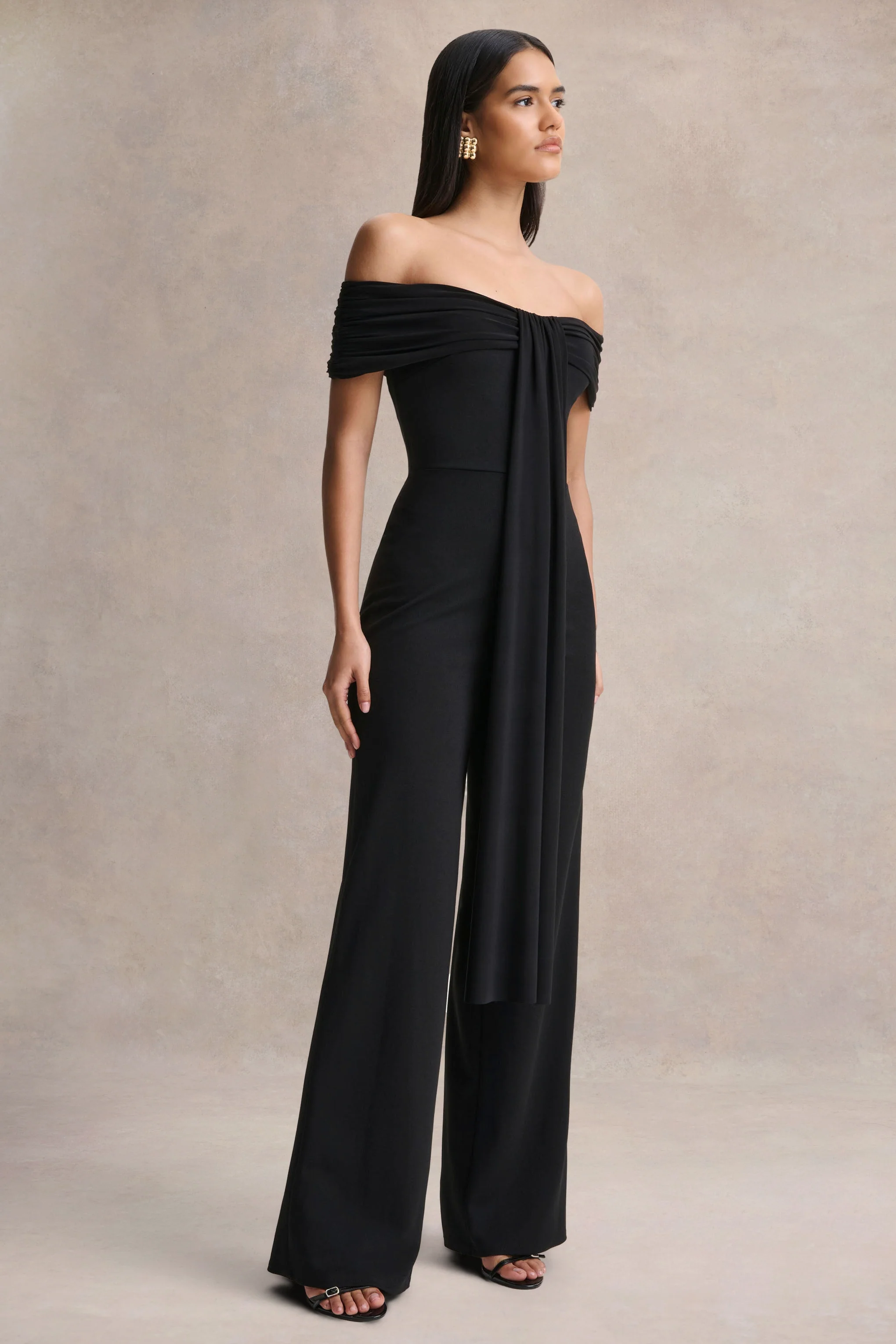 Kalida | Zwarte Bardot Hals Jumpsuit Met Ceintuur Detail - Image 5