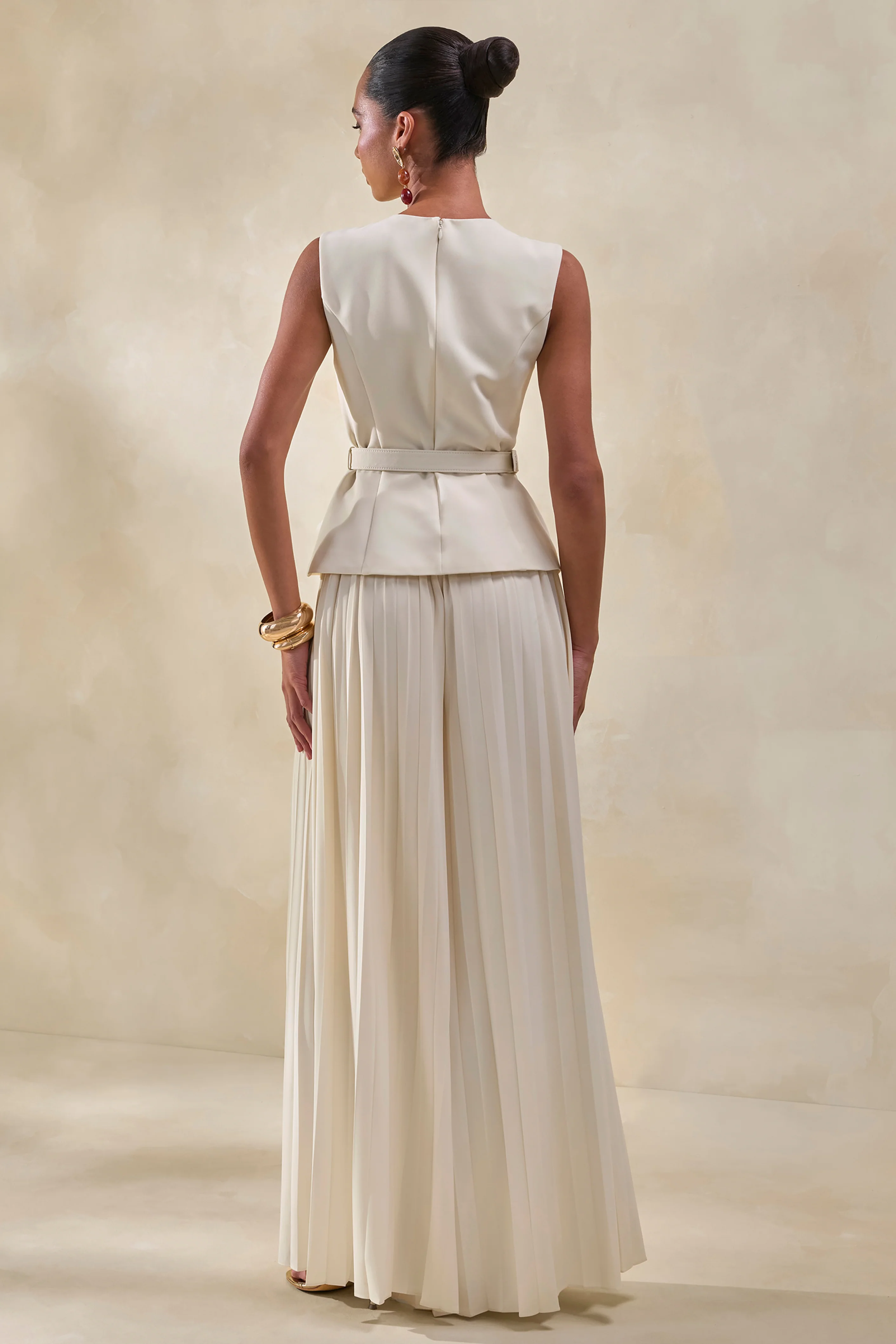 Karienne | Crème Ronde Hals Top Met Ceintuur Detail - Image 4