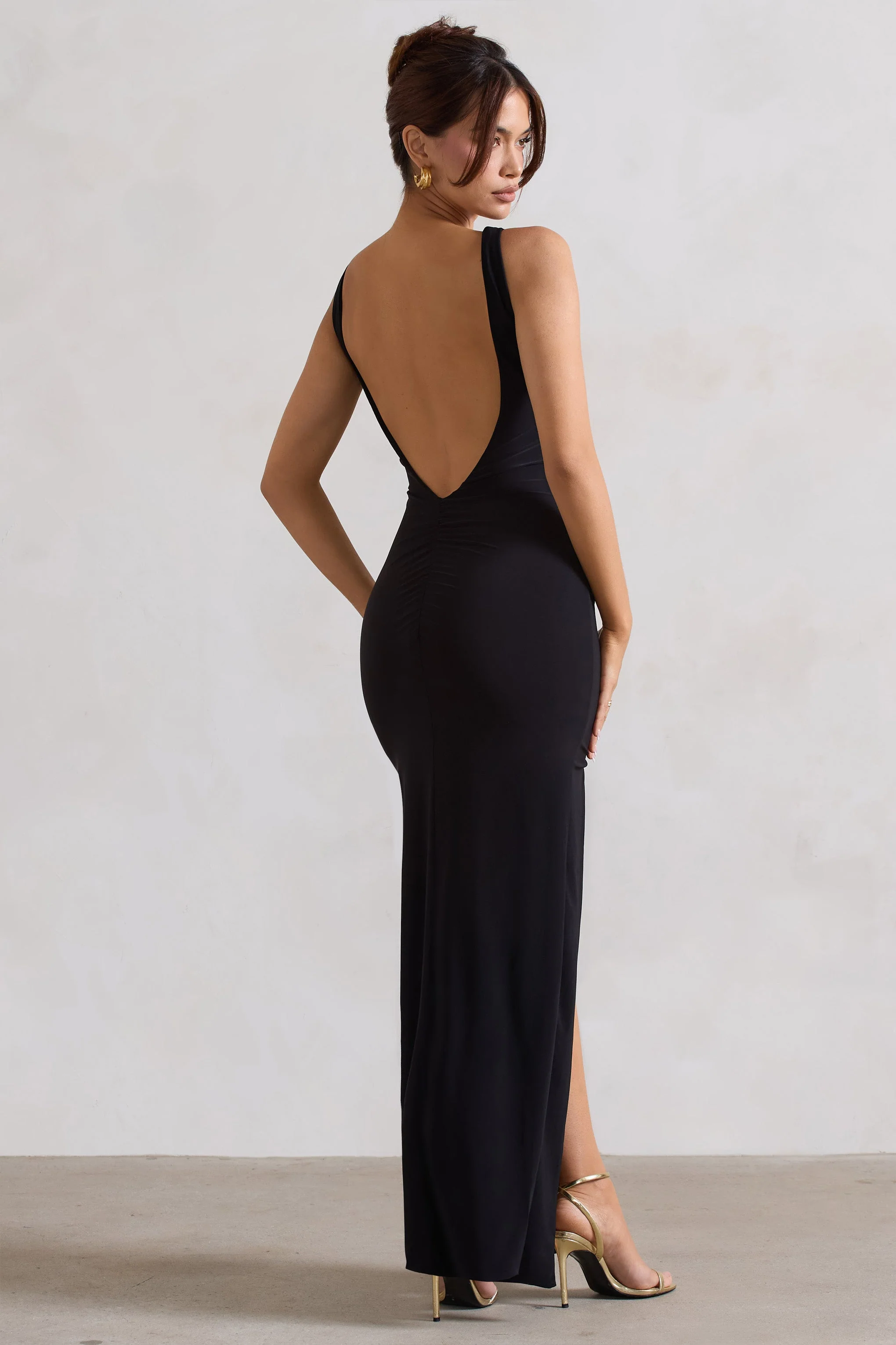Kate | Zwarte Vierkante Hals Maxi Jurk Met Diepe Rug Opening En Dijsplit - Image 2