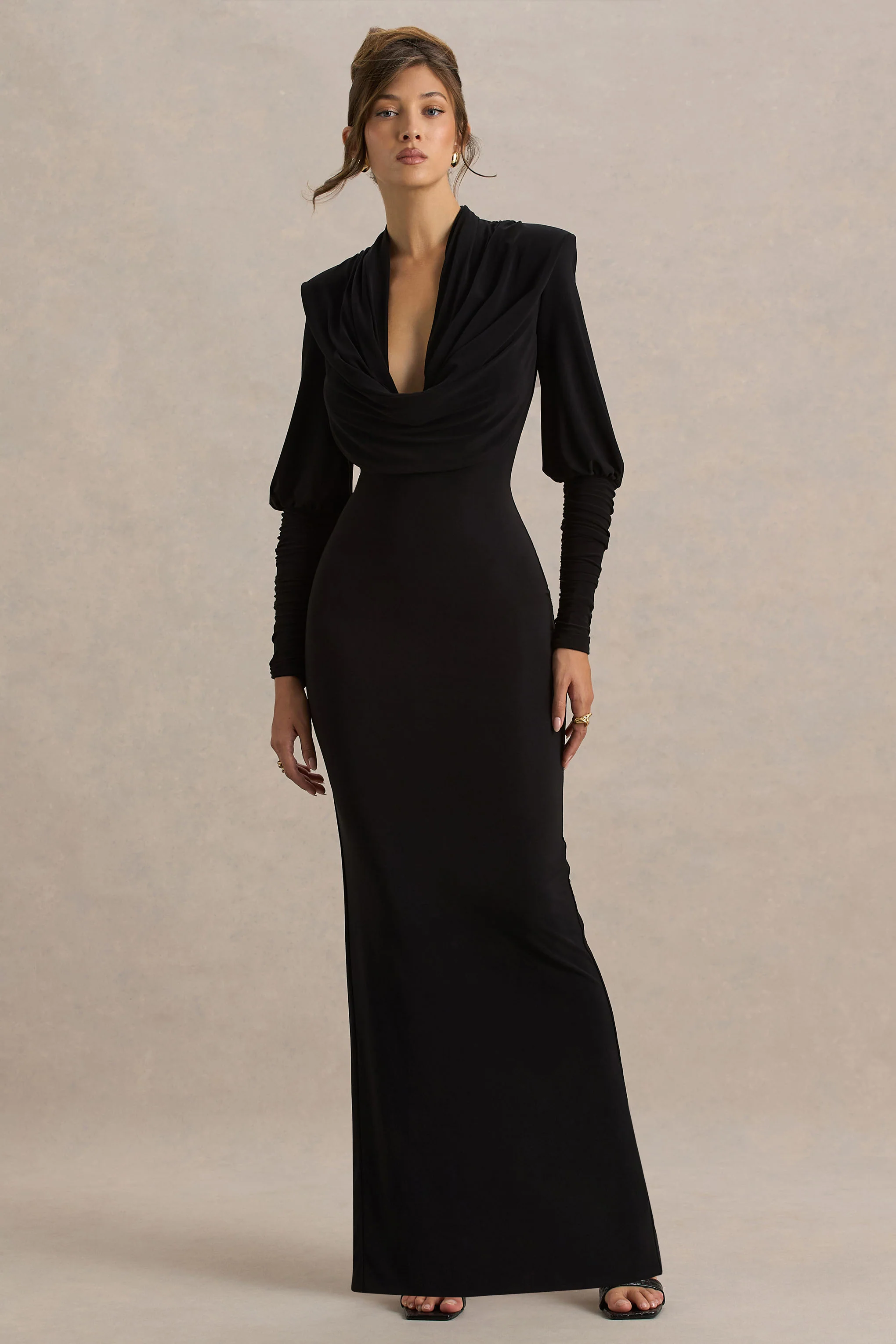 Kaylee | Zwarte Cowl Hals Maxi Jurk Met Draperend Details - Image 5