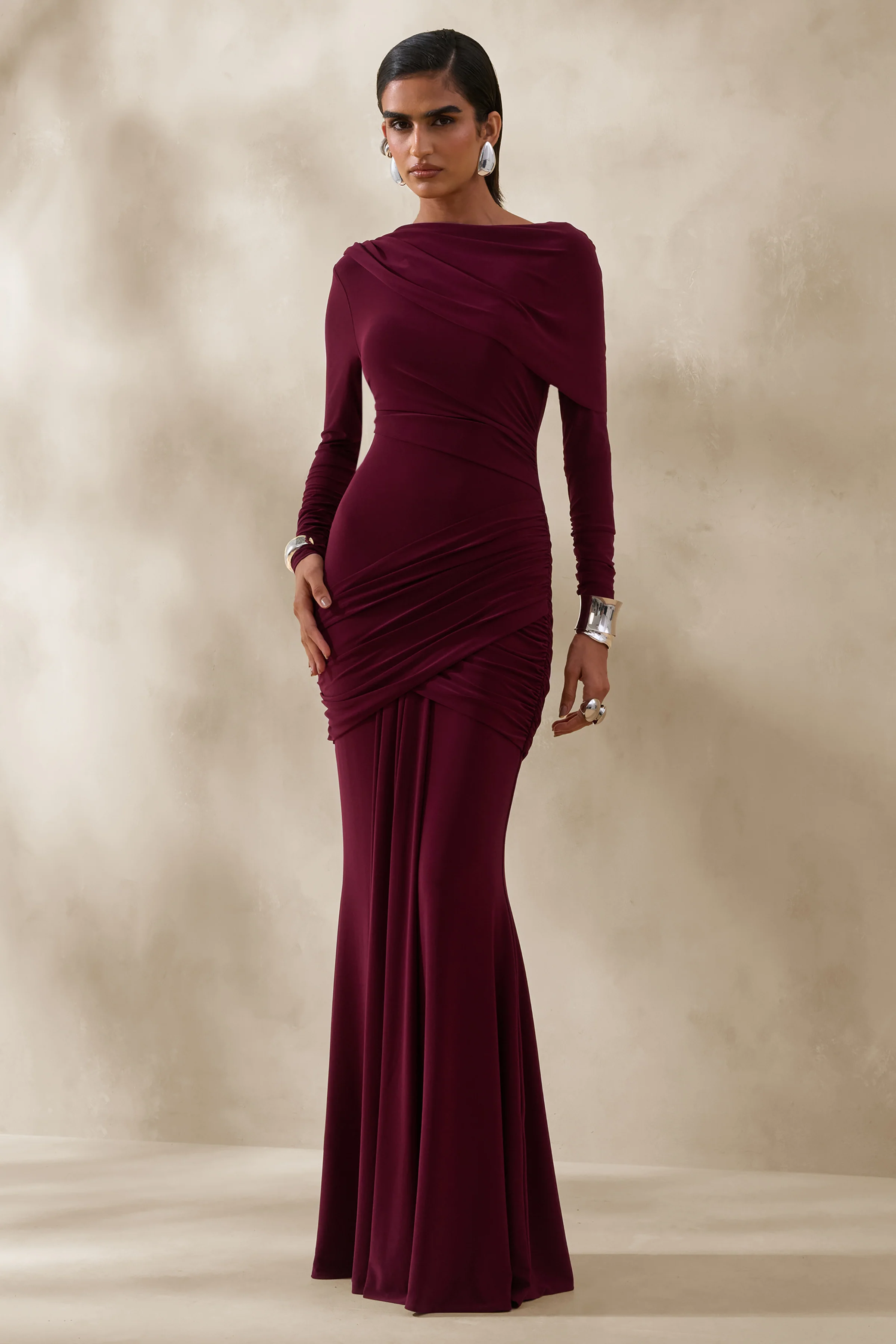 Kessara | Bessenrode Asymmetrische Hals Maxi Jurk met Ceintuur en Gerimpelde Details
