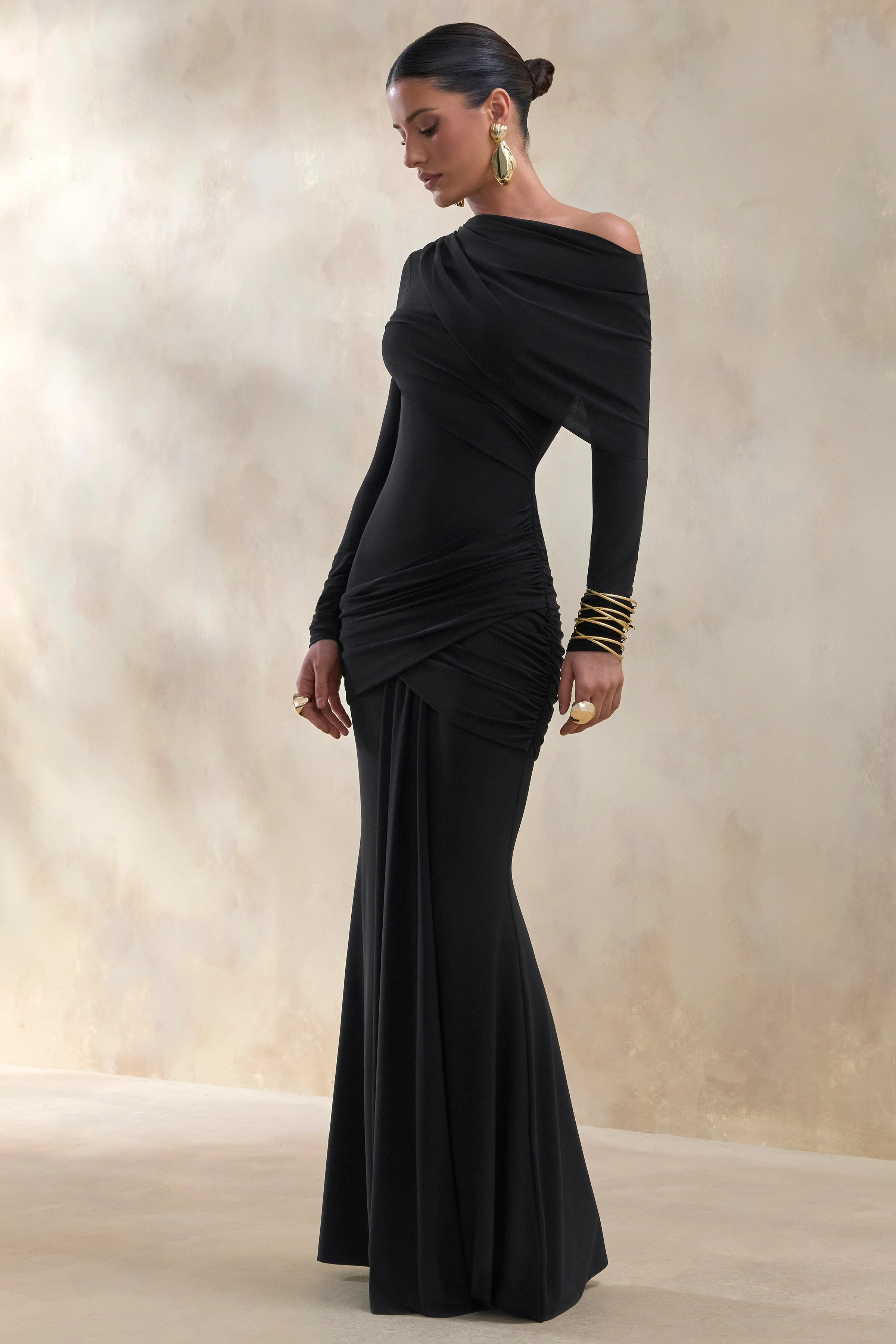 Kessara | Zwarte Asymmetrische Hals Maxi Jurk met Ceintuur en Gerimpelde Details - Image 4