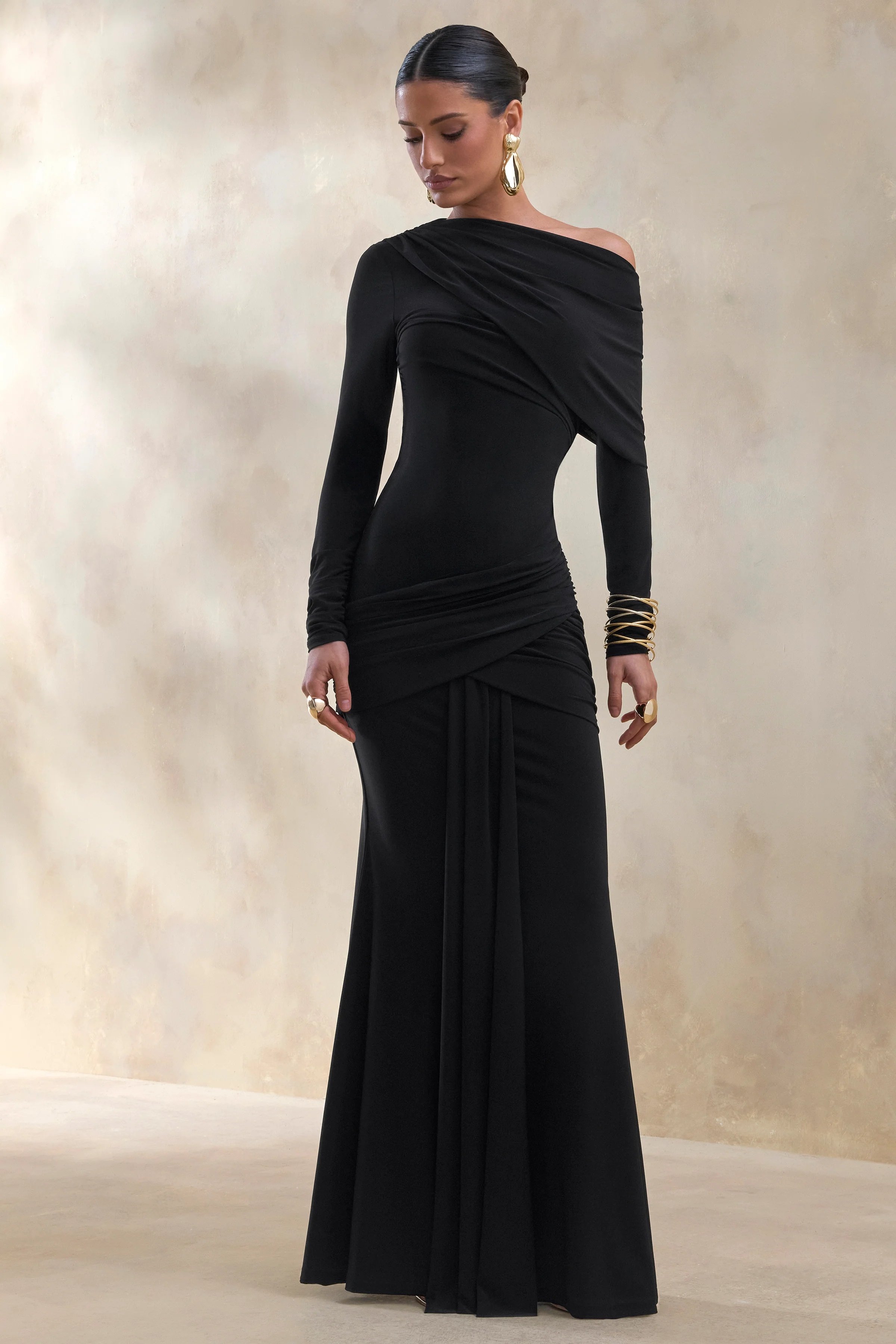 Kessara | Zwarte Asymmetrische Hals Maxi Jurk met Ceintuur en Gerimpelde Details - Image 5
