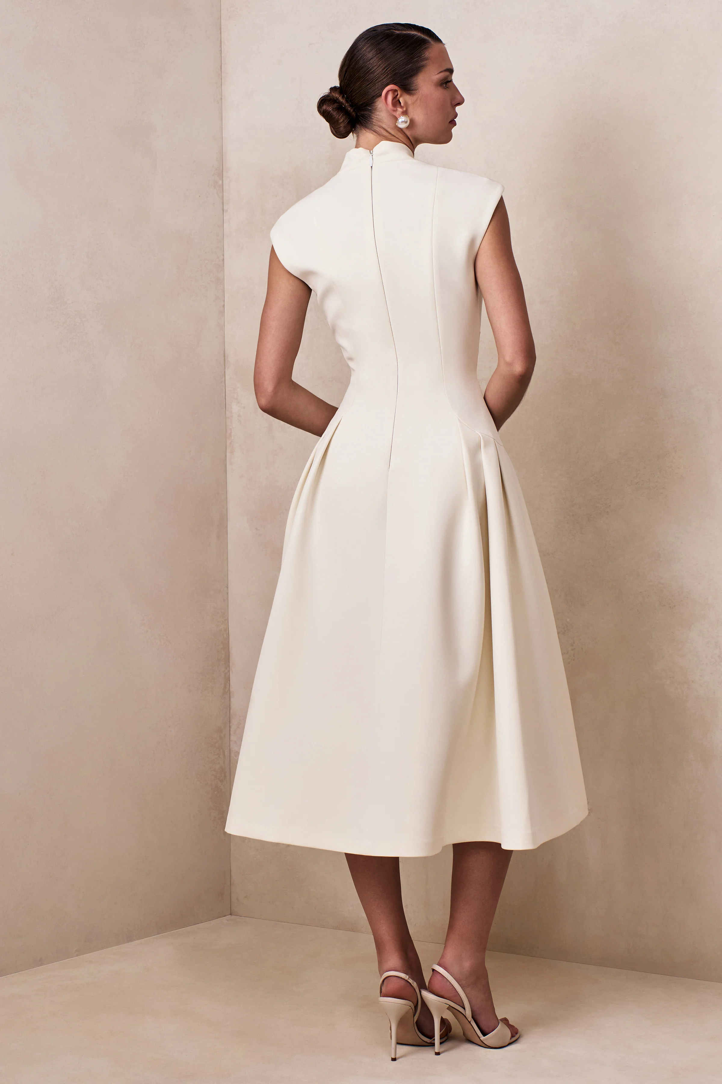 Kylen | Witte V-Hals Midi Jurk - Image 2