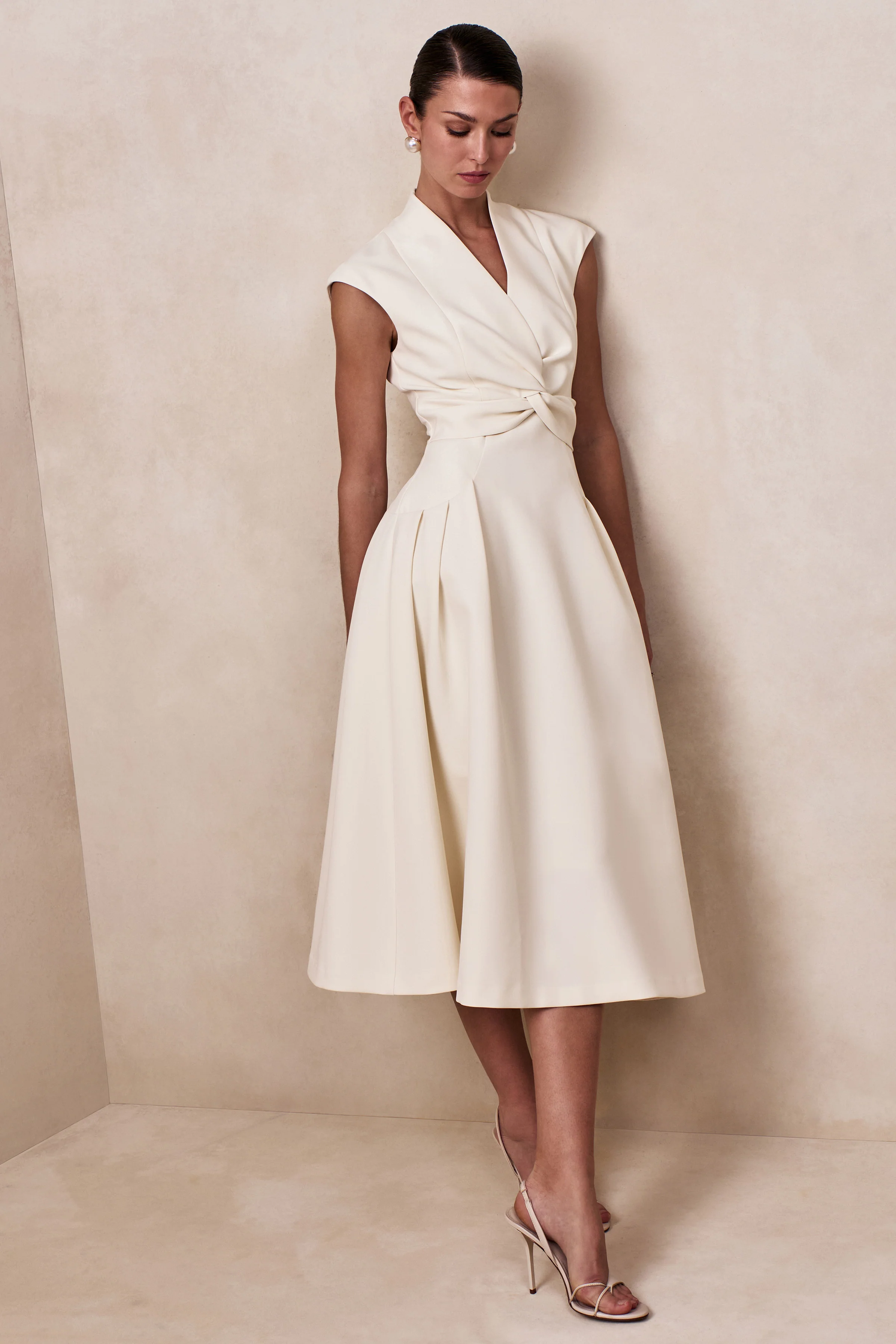 Kylen | Witte V-Hals Midi Jurk - Image 5