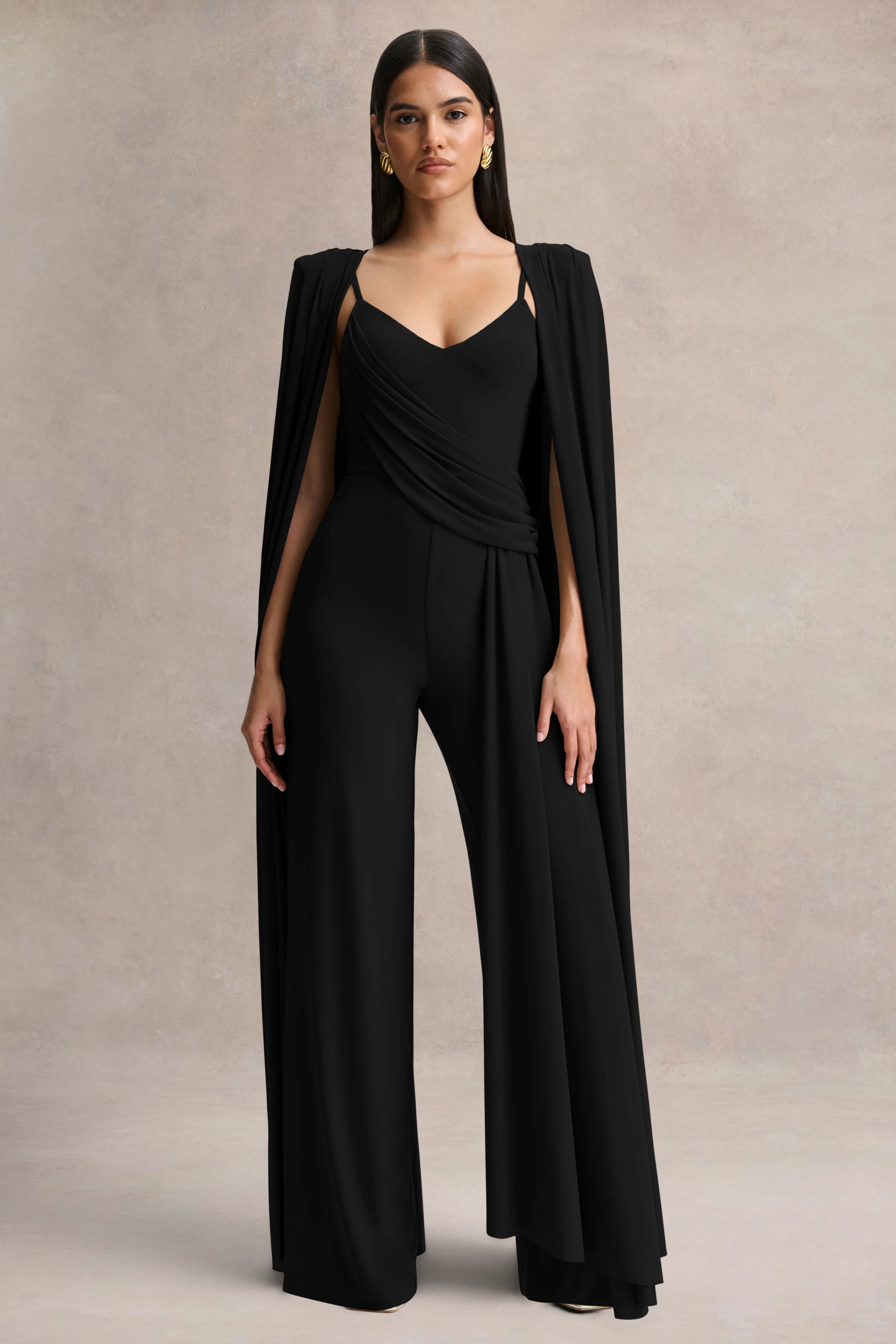 Labina | Zwarte Diepe V-Hals Jumpsuit Met Cape Mouwen