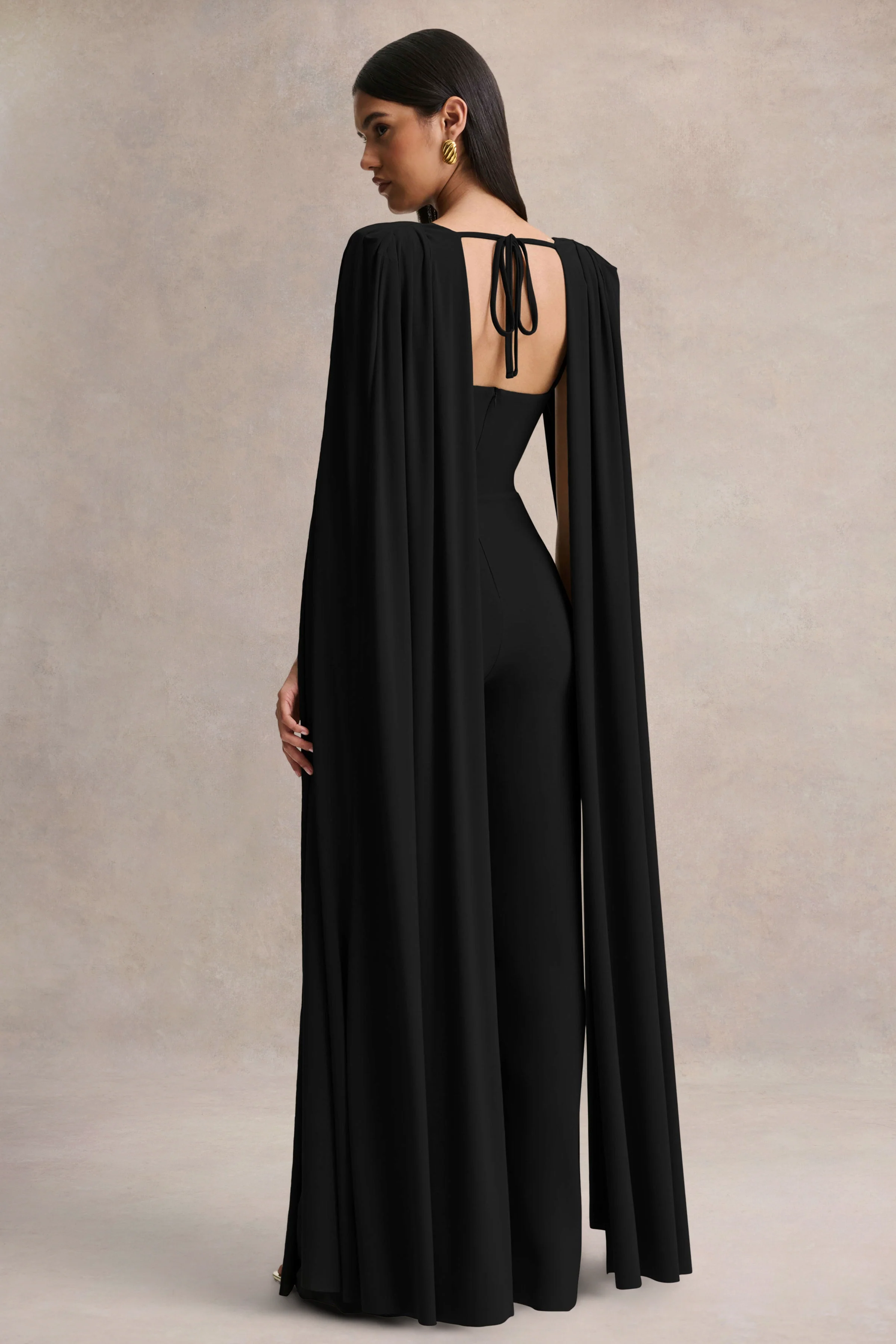 Labina | Zwarte Diepe V-Hals Jumpsuit Met Cape Mouwen - Image 2