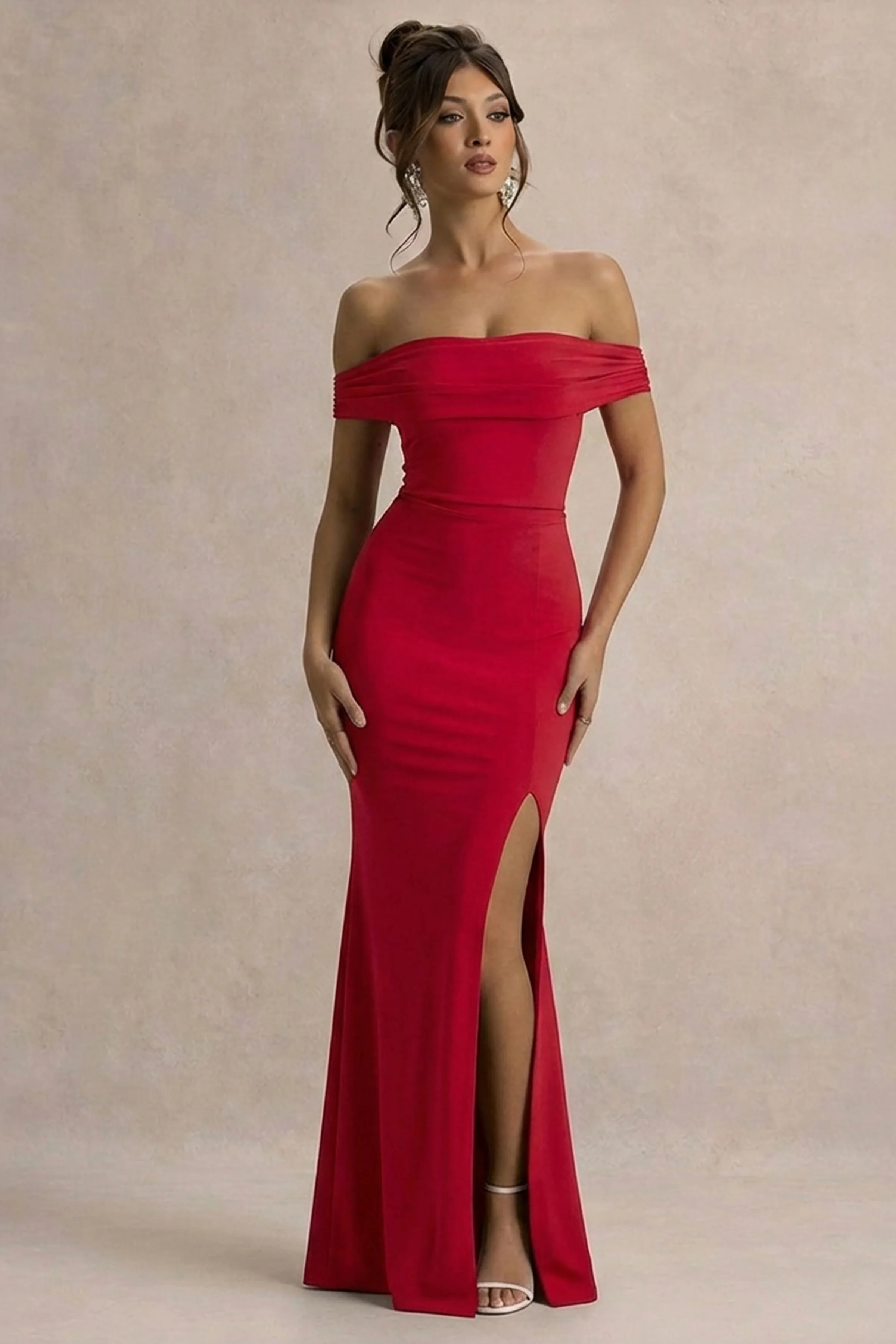 Law of Attraction | Rode Bardot Draperend Split Maxi Jurk