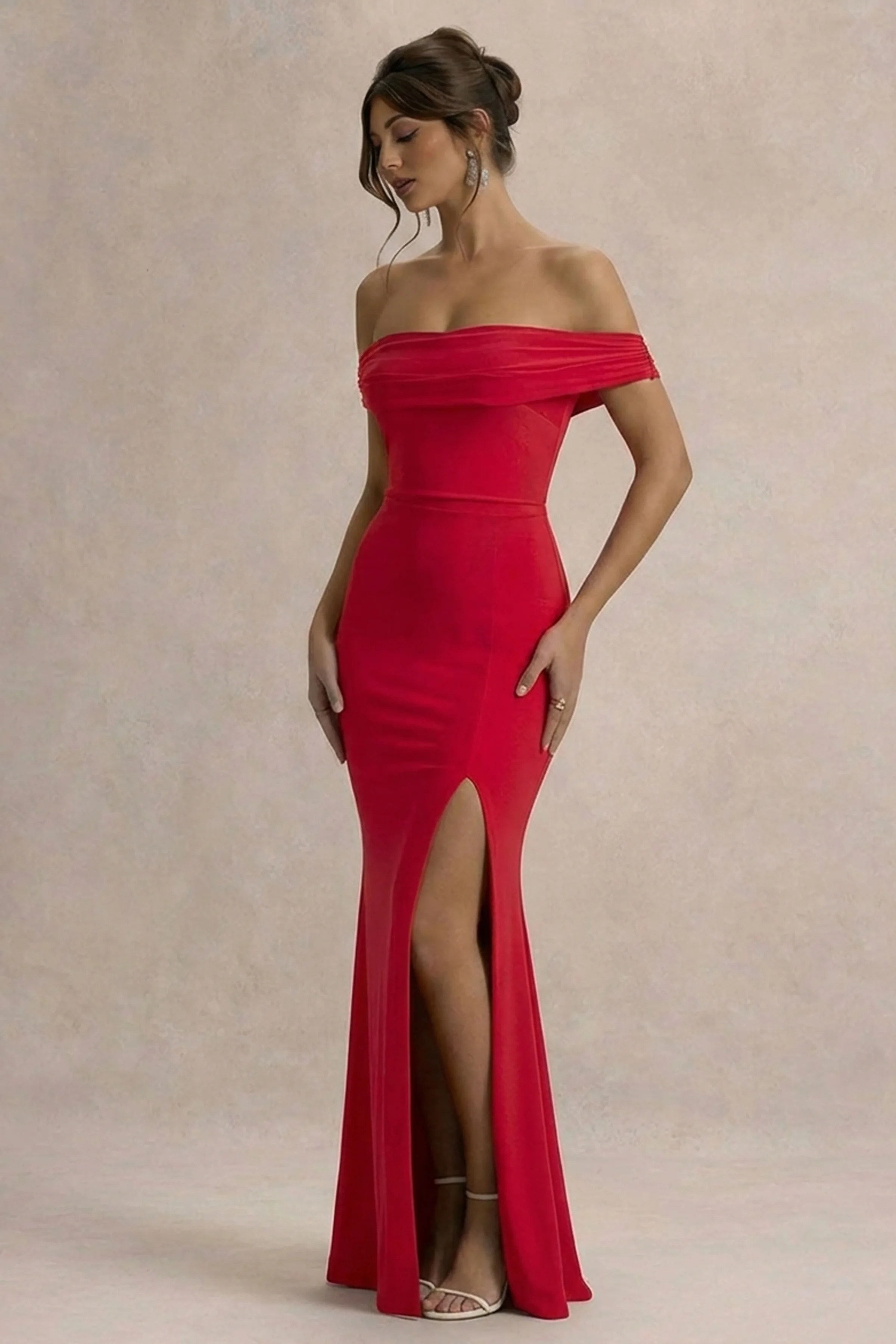 Law of Attraction | Rode Bardot Draperend Split Maxi Jurk - Image 5