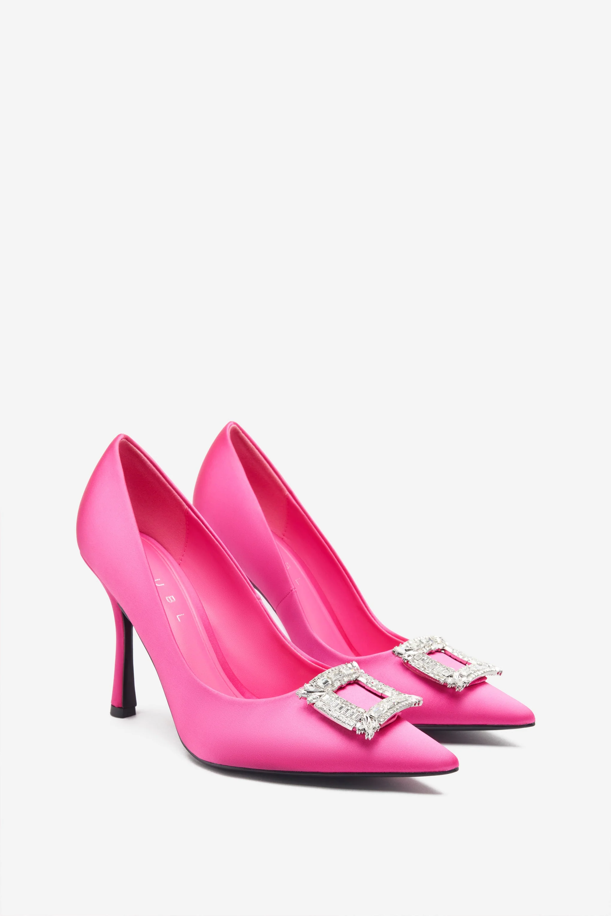 Lawless | Felroze Satijnen Pumps met Puntige Neus en Diamanten Broches - Image 2