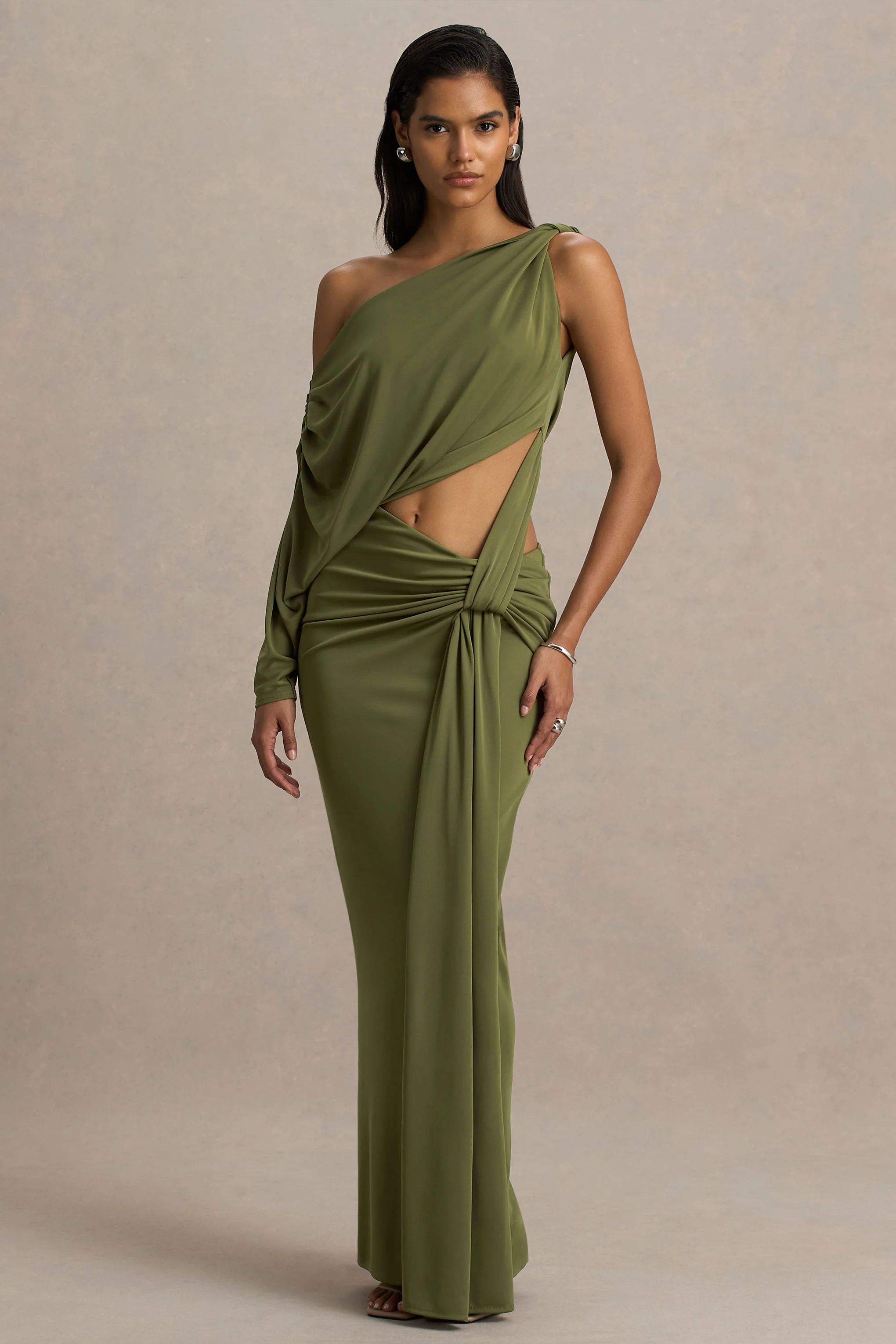 Layla | Olijfgroene Asymmetrische Hals Overslag Maxi Jurk Met uitsnijding En Gerimpeld Detail