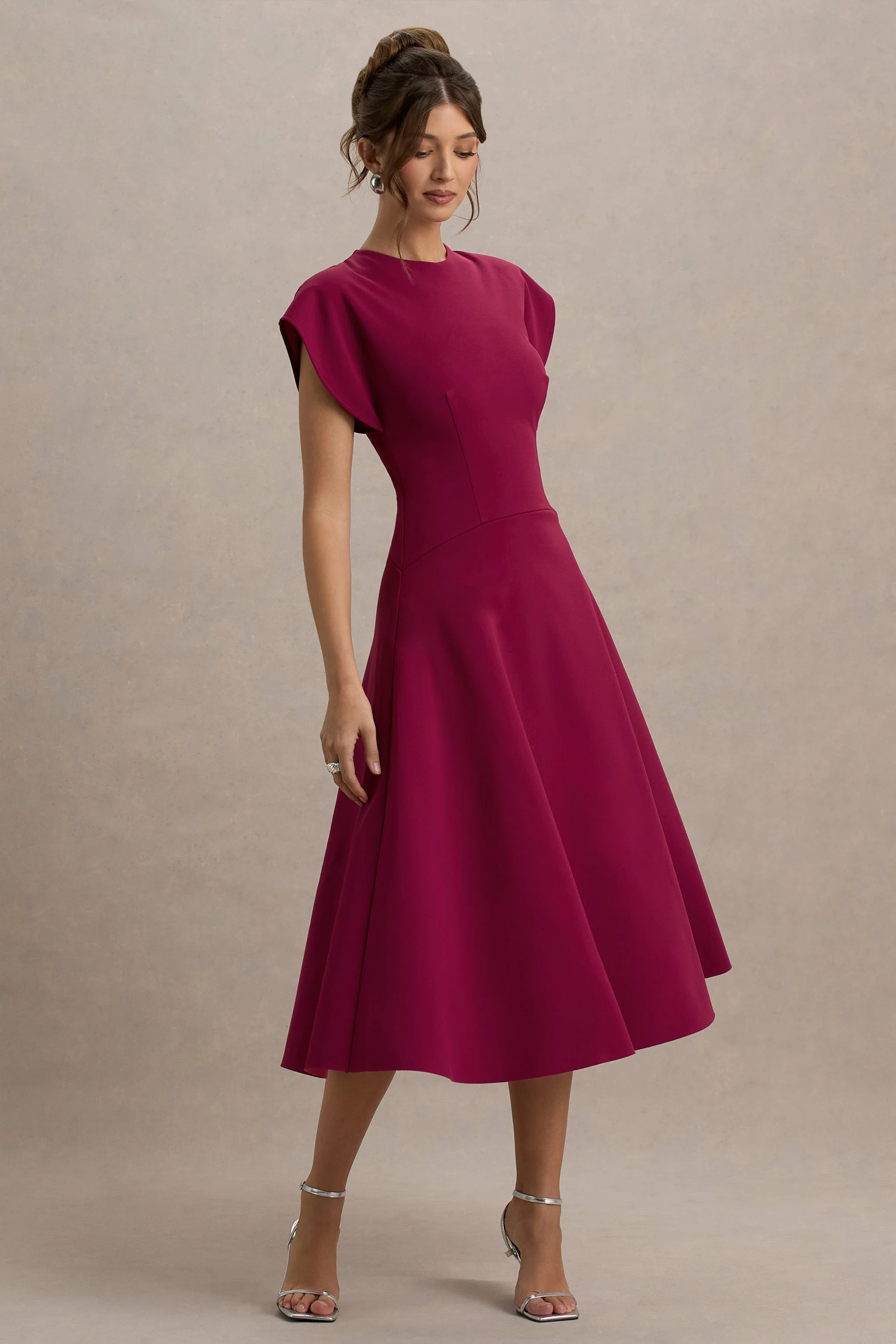 Linda | Donkere Kersenrode Ronde Hals Midi Jurk Met Cape Mouwen - Image 4